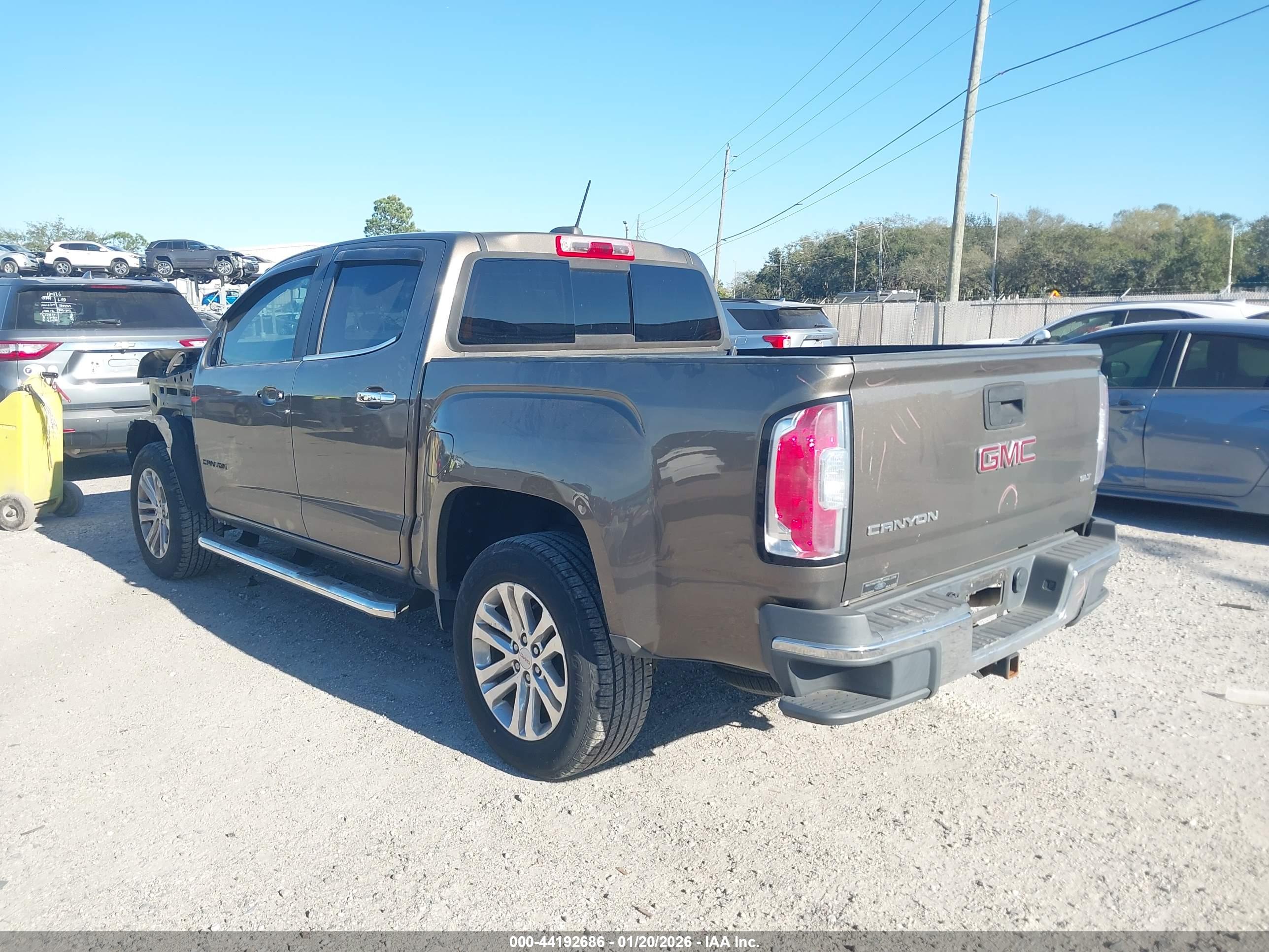 GMC CANYON image 3