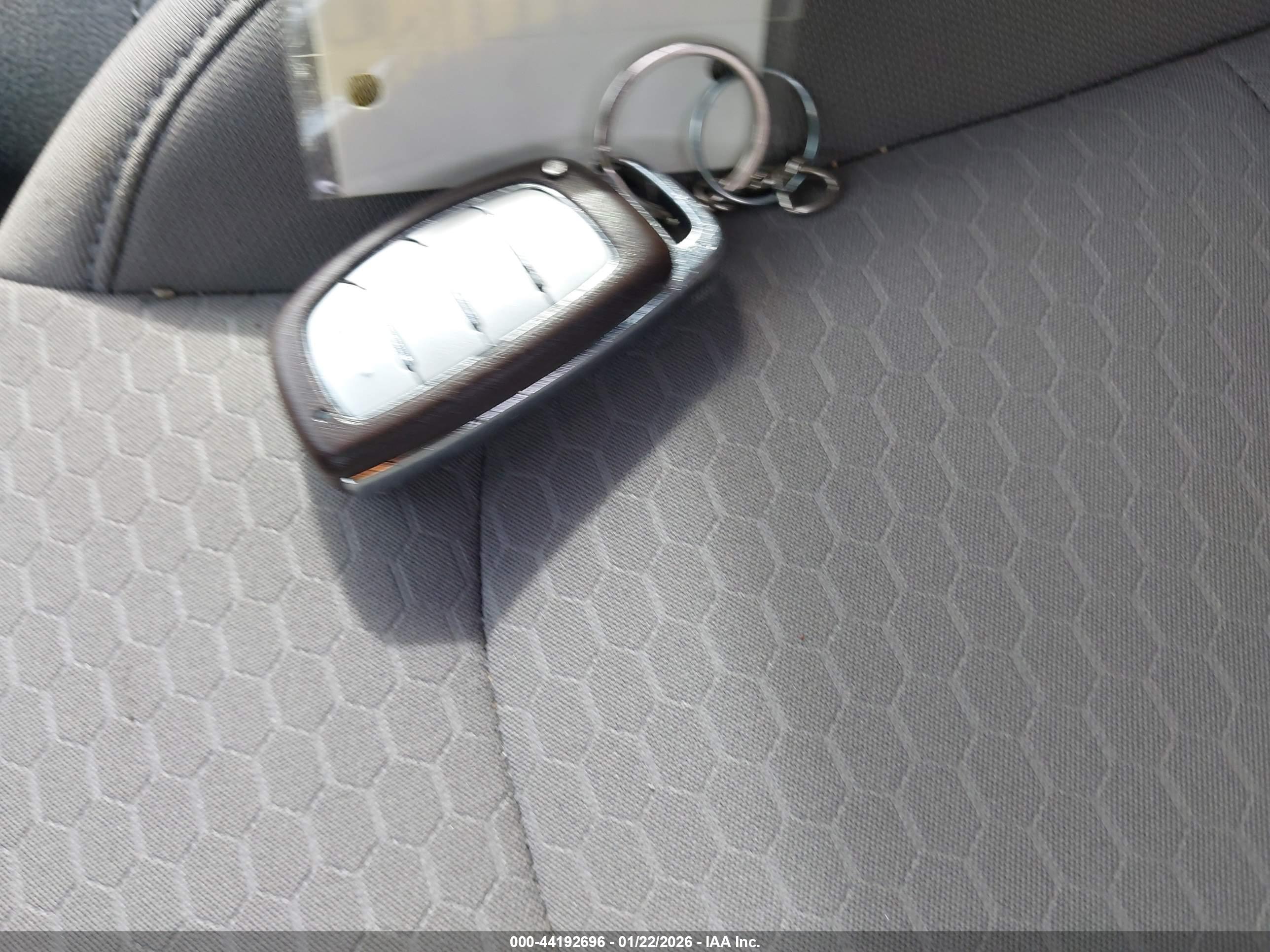 HYUNDAI ELANTRA image 11