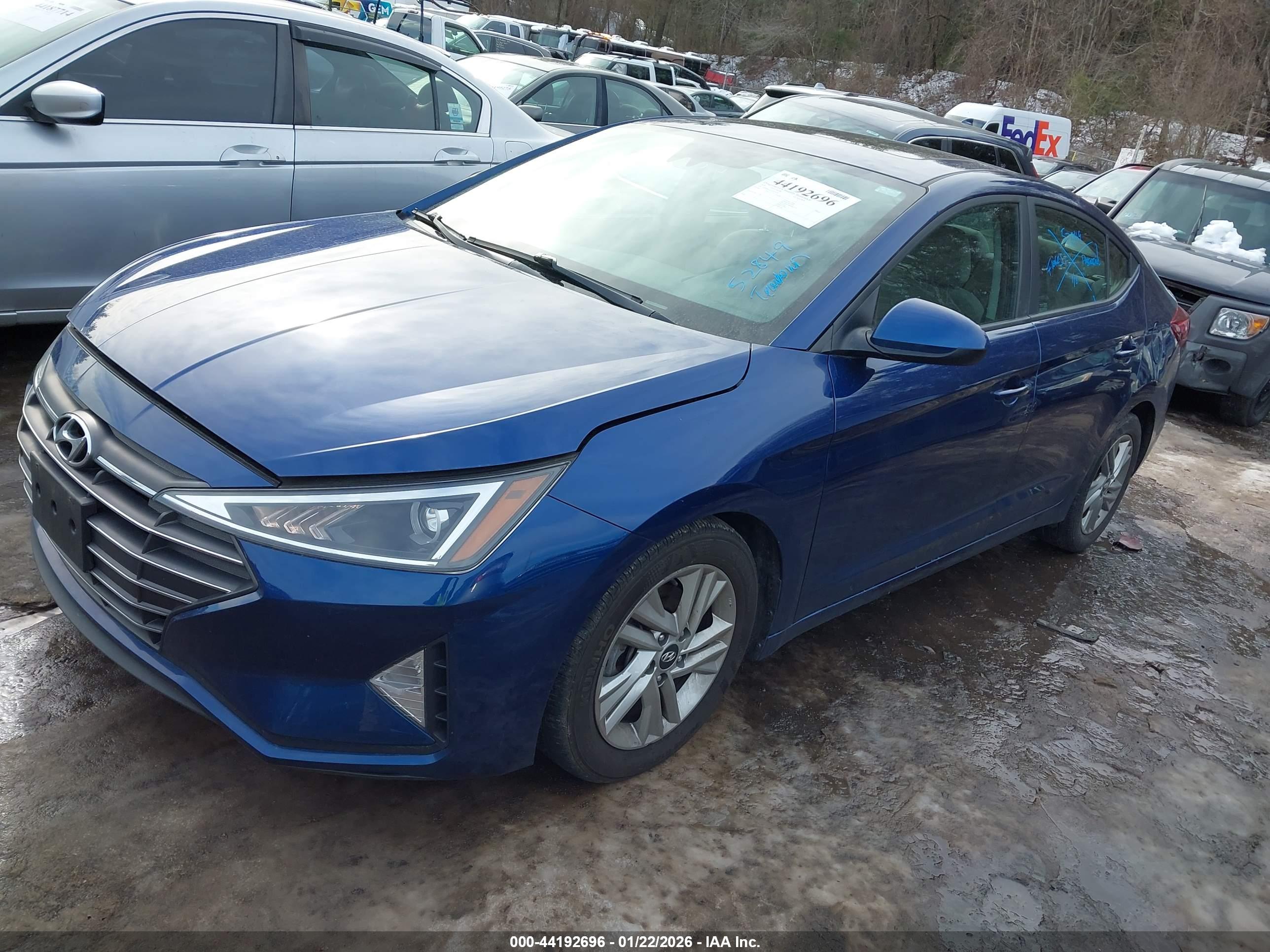 HYUNDAI ELANTRA image 2