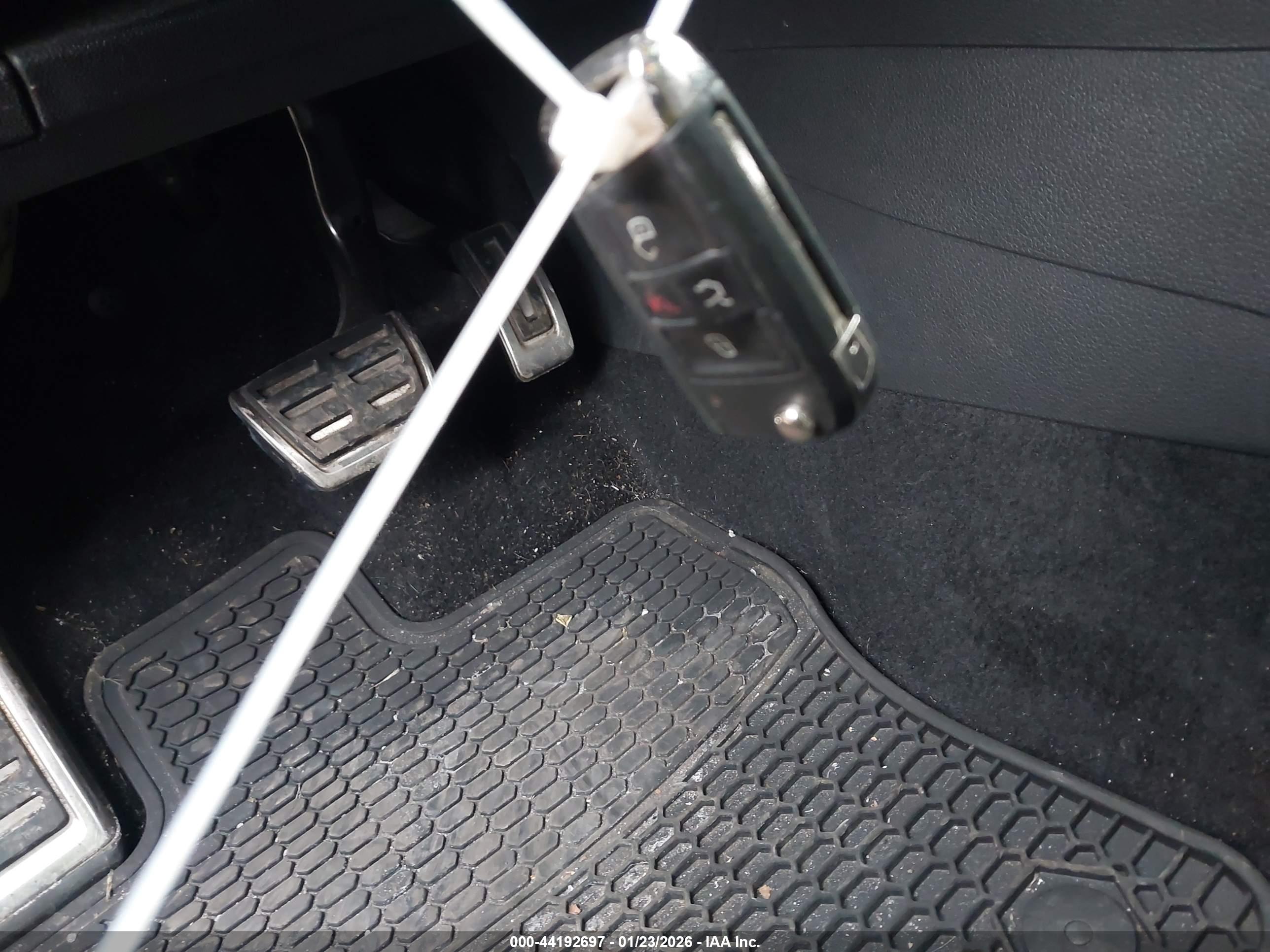 VOLKSWAGEN GOLF image 11