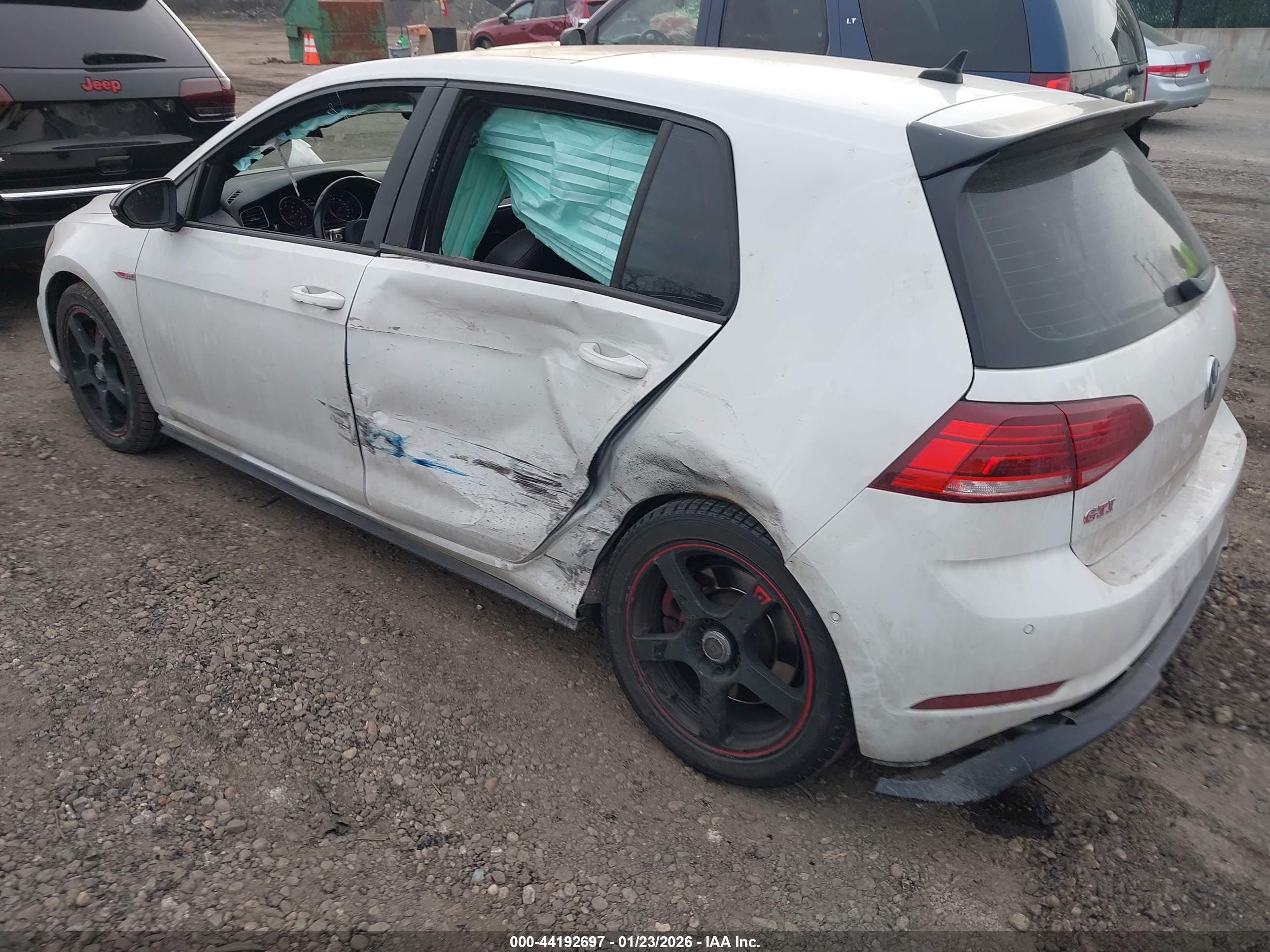 VOLKSWAGEN GOLF image 3