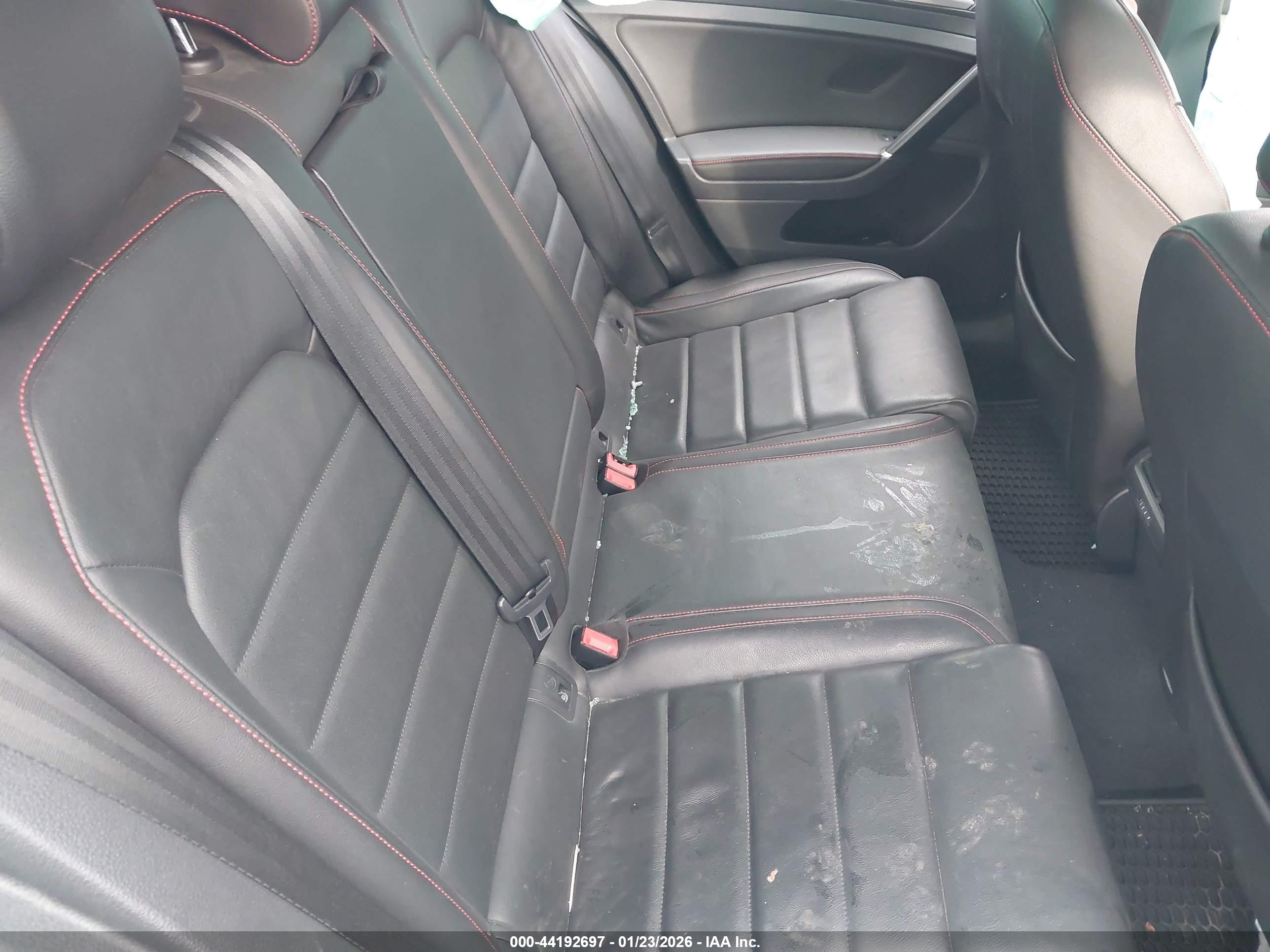 VOLKSWAGEN GOLF image 8