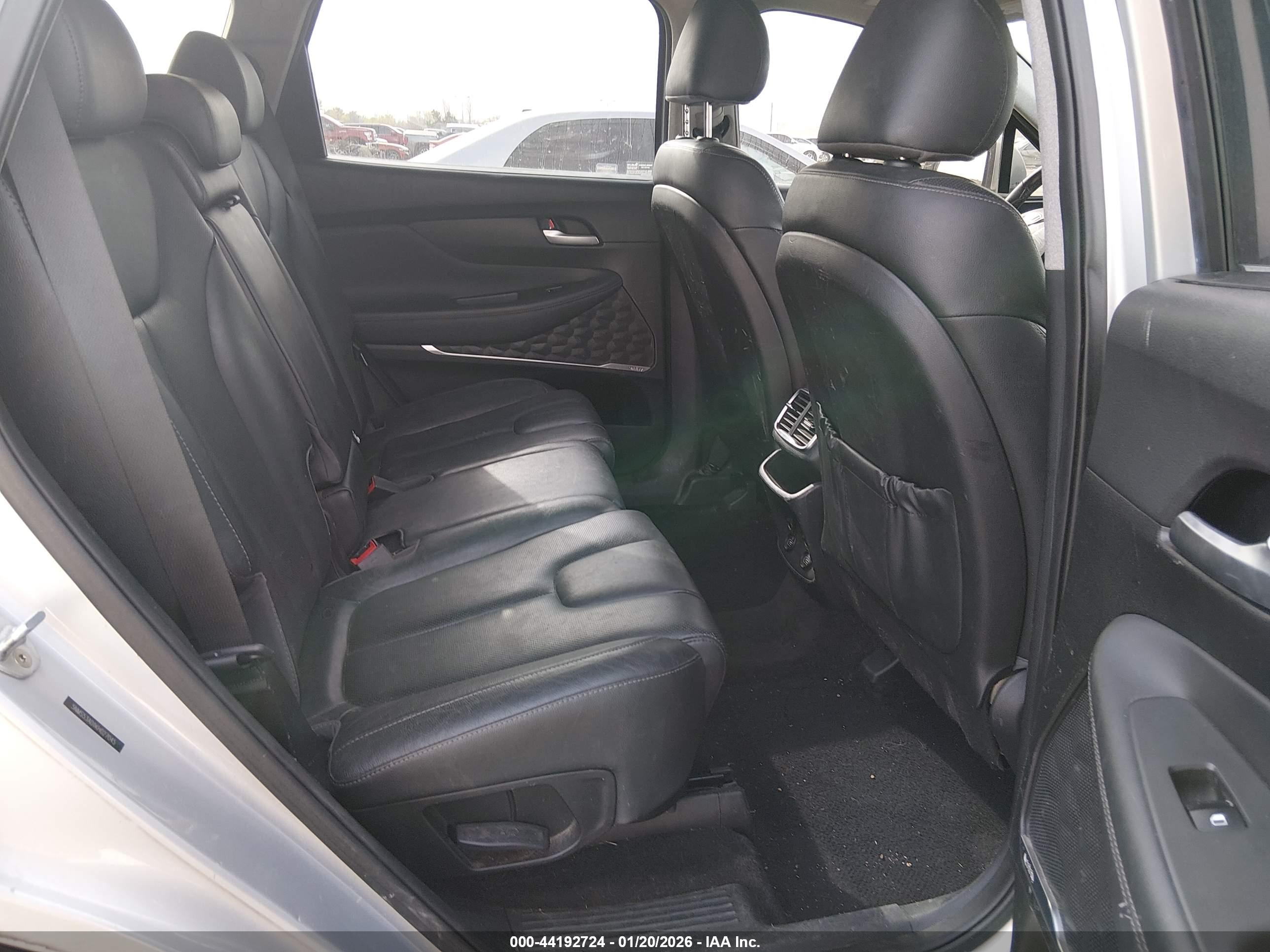HYUNDAI SANTA image 8