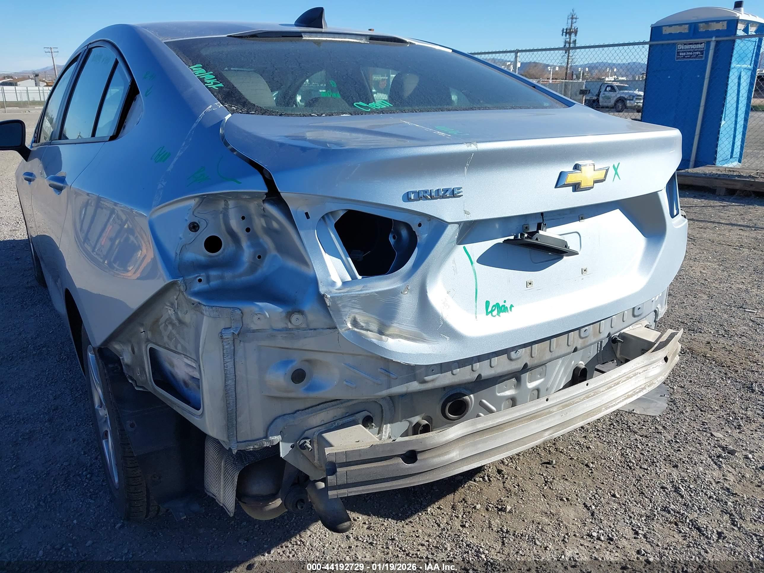CHEVROLET CRUZE image 6