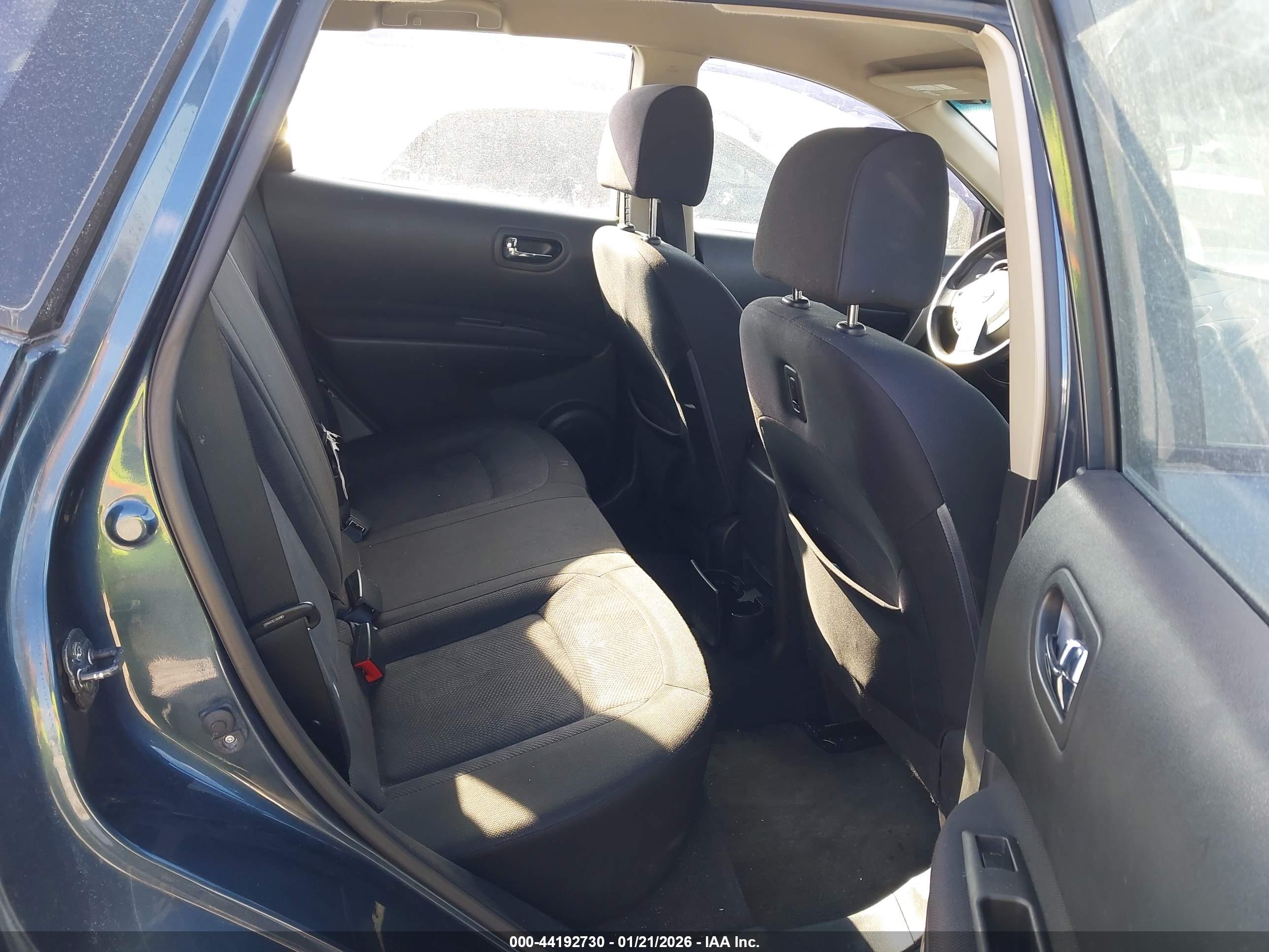 NISSAN ROGUE image 8