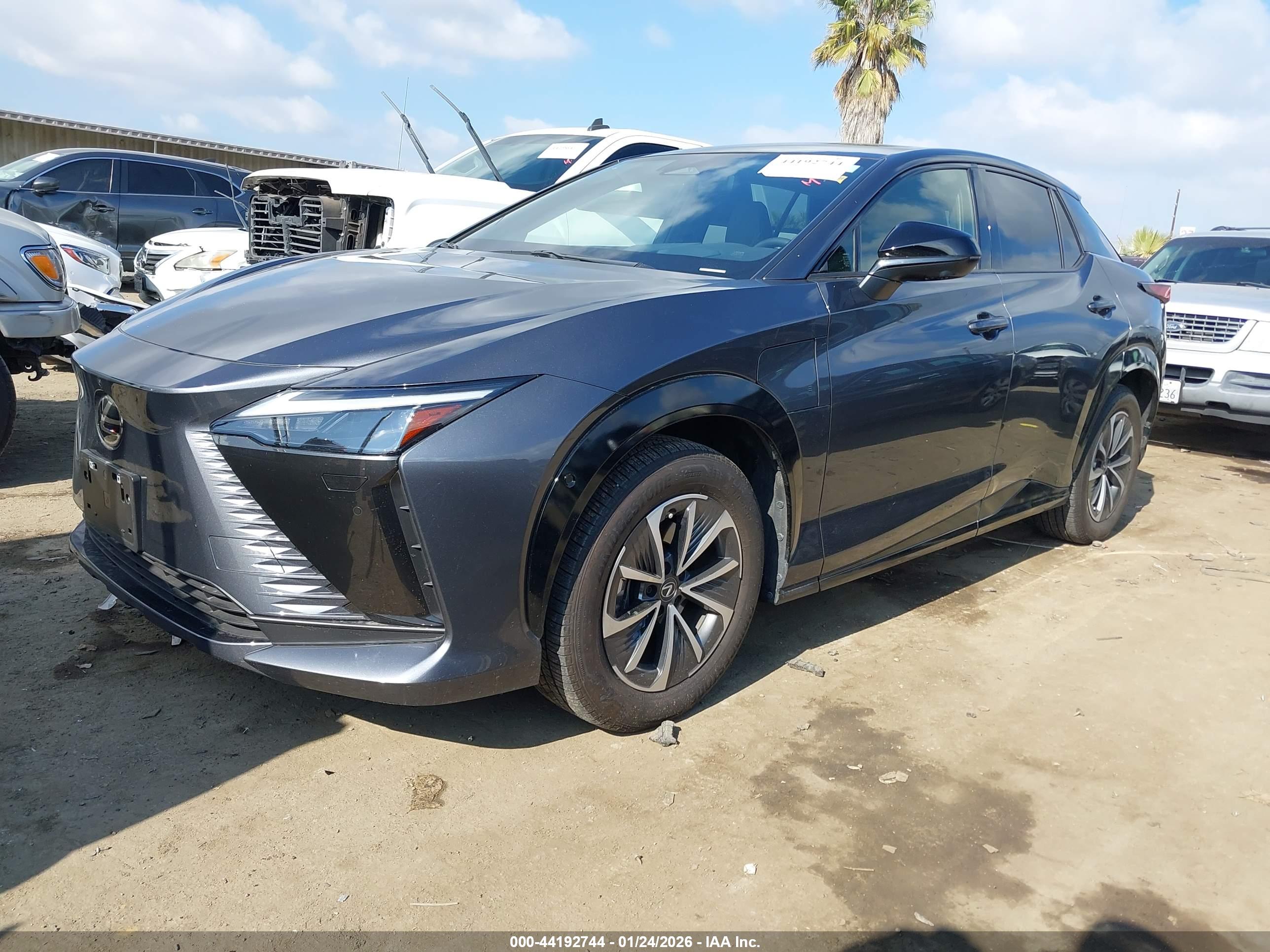 LEXUS RZ image 2