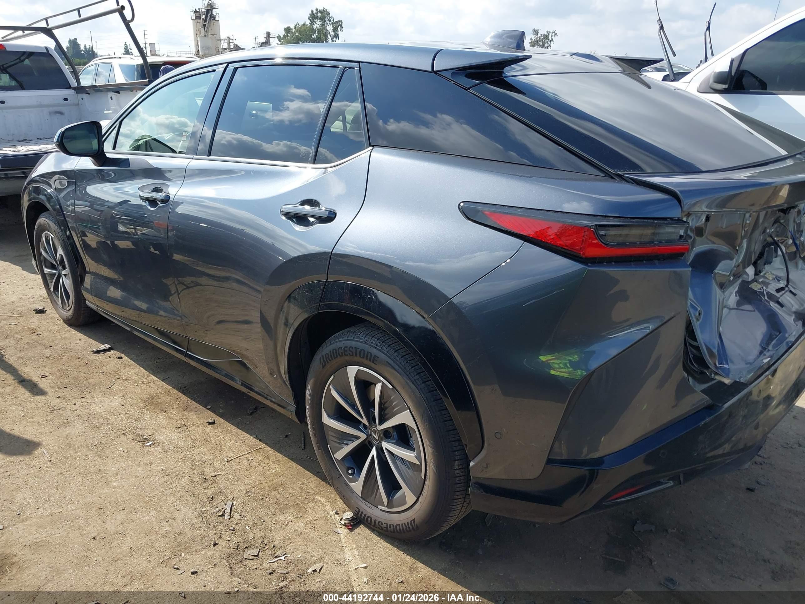 LEXUS RZ image 3