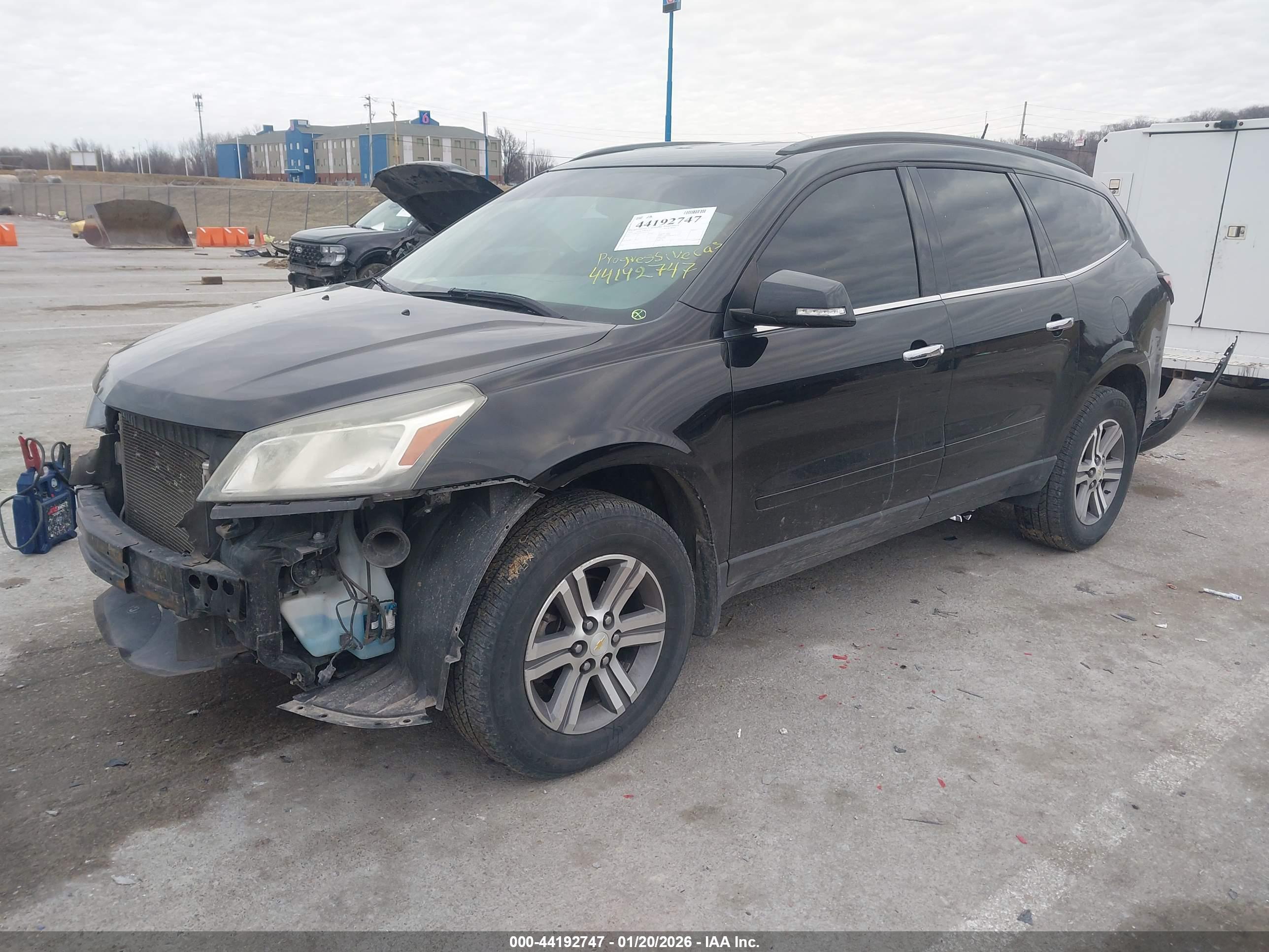 CHEVROLET TRAVERSE image 2