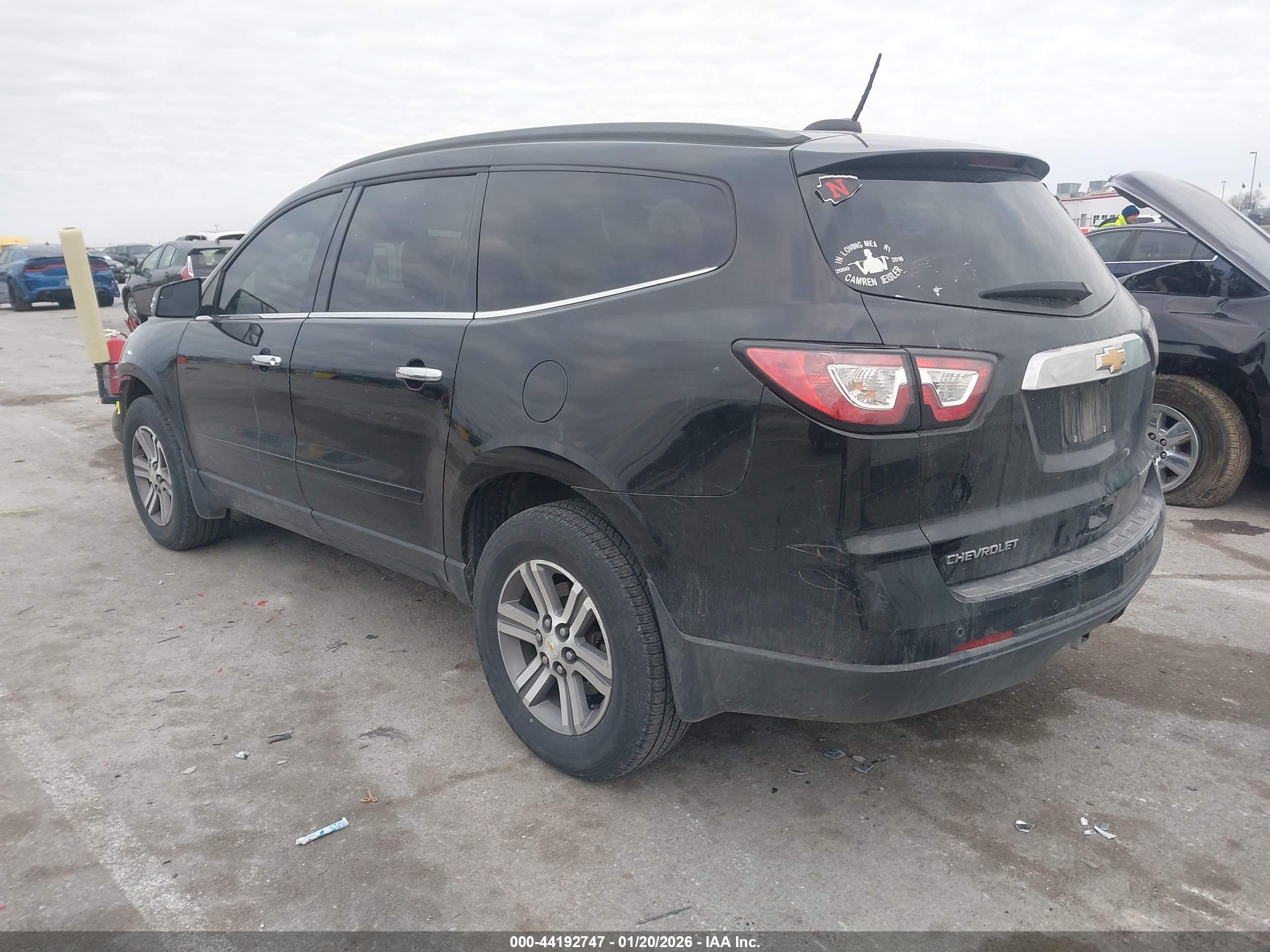 CHEVROLET TRAVERSE image 3