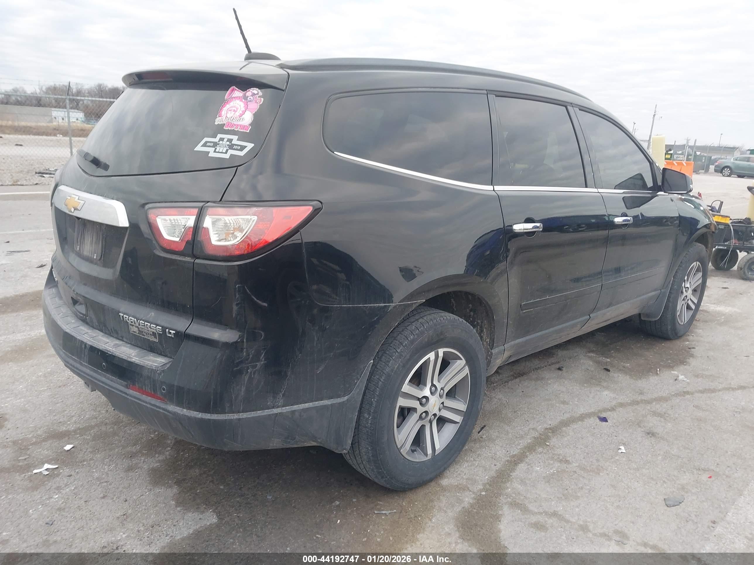 CHEVROLET TRAVERSE image 4