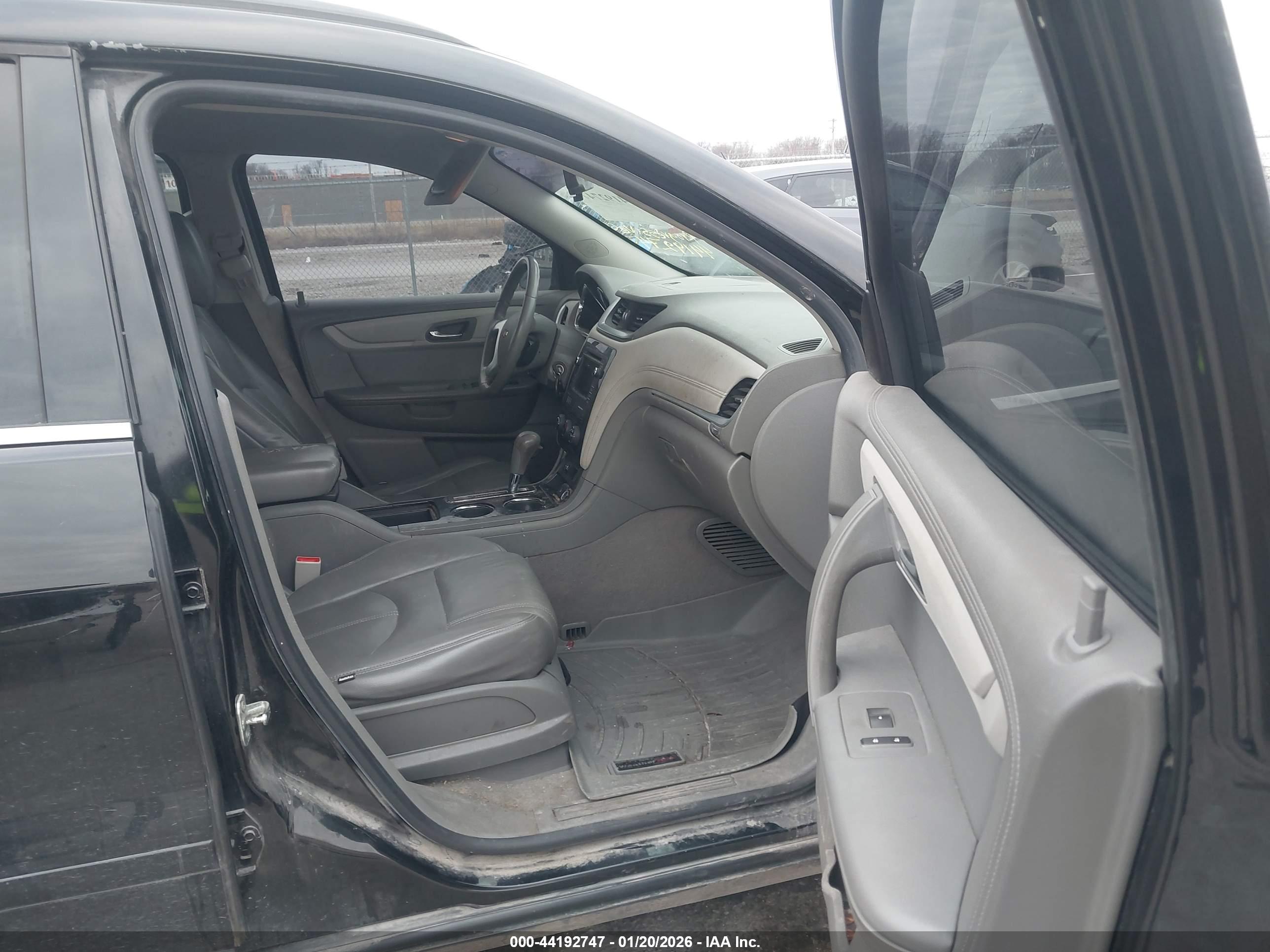 CHEVROLET TRAVERSE image 5