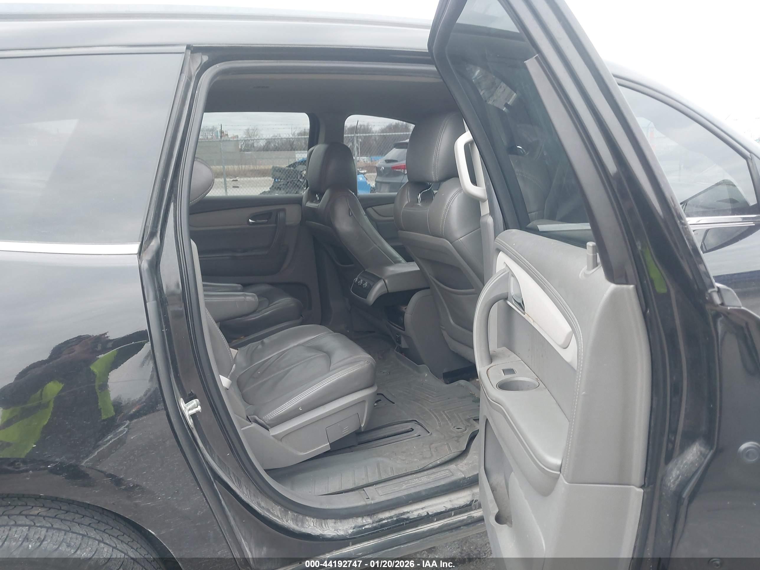 CHEVROLET TRAVERSE image 8