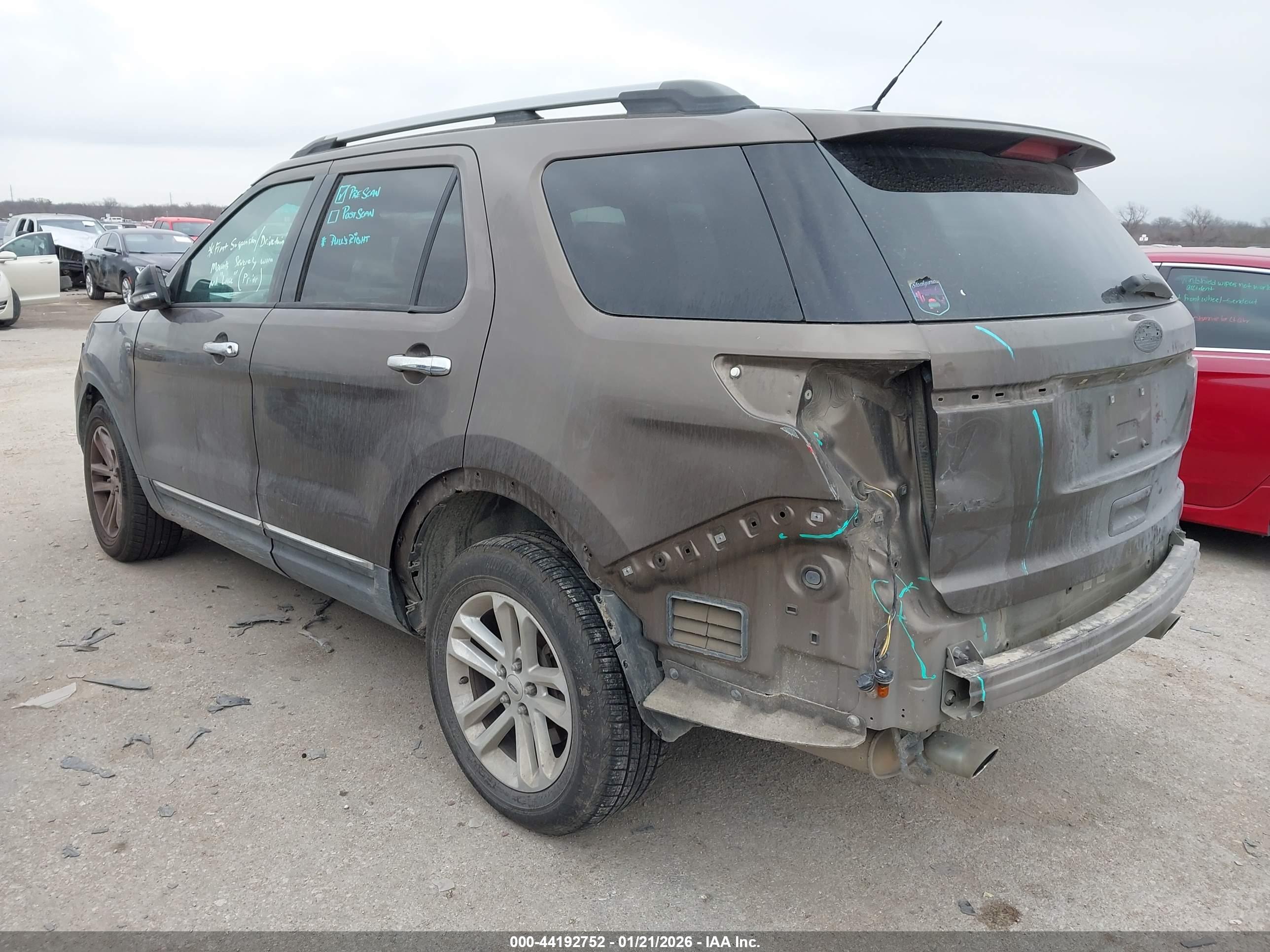 FORD EXPLORER image 3