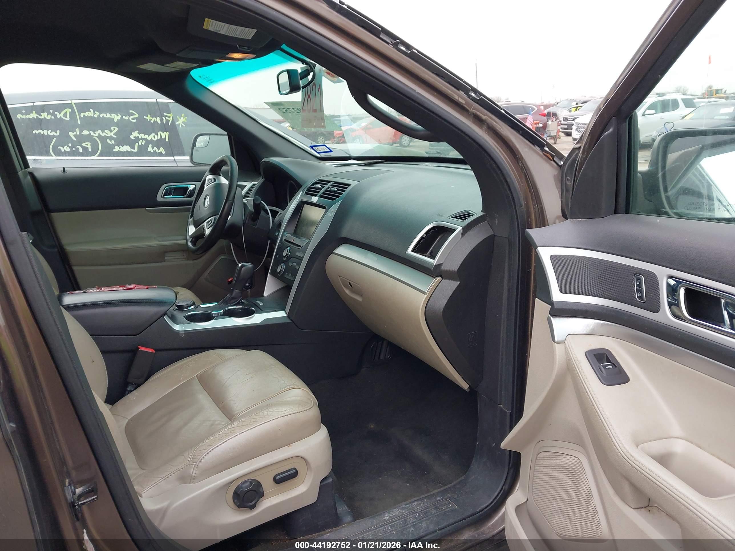 FORD EXPLORER image 5
