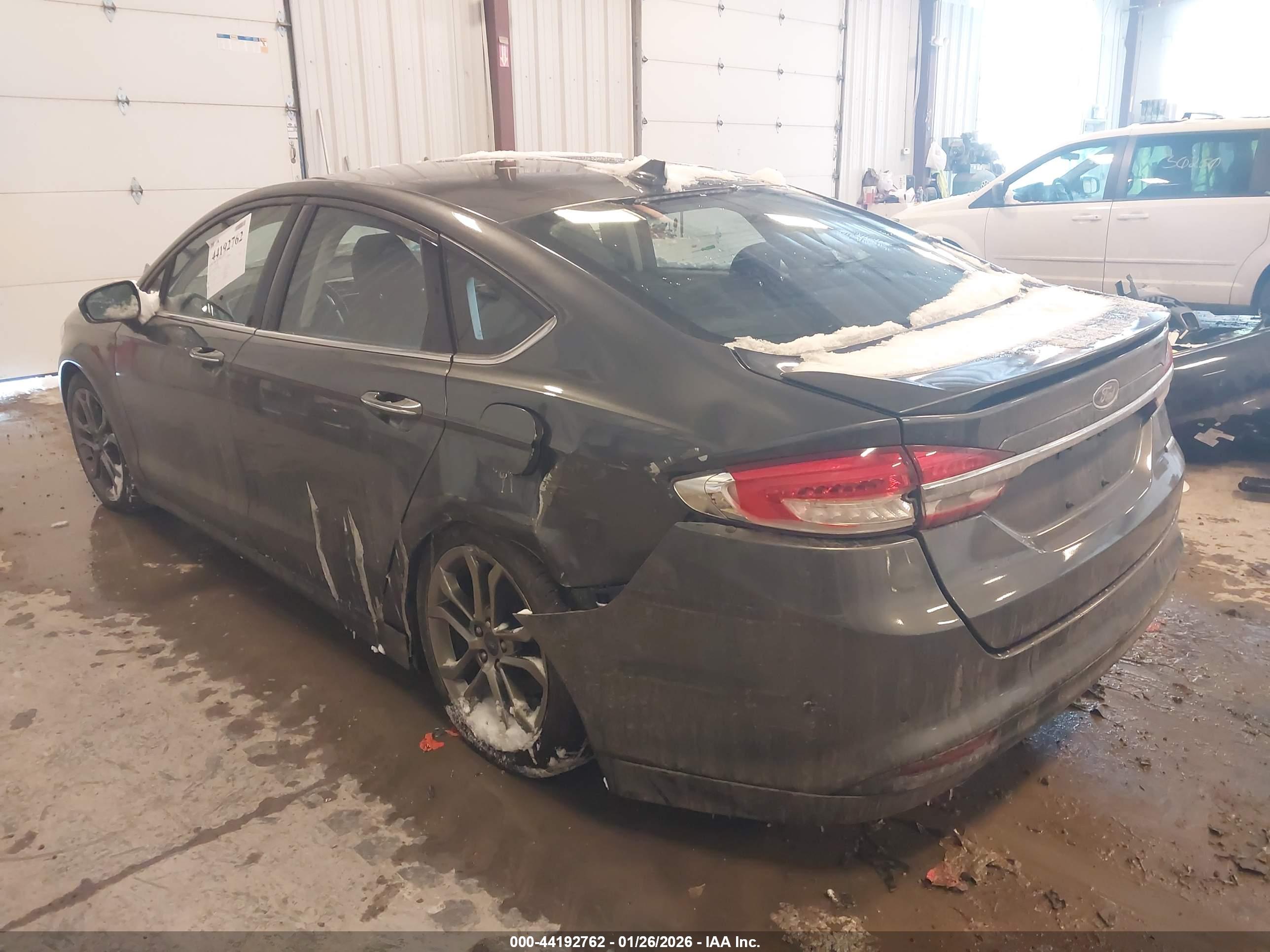 FORD FUSION image 3
