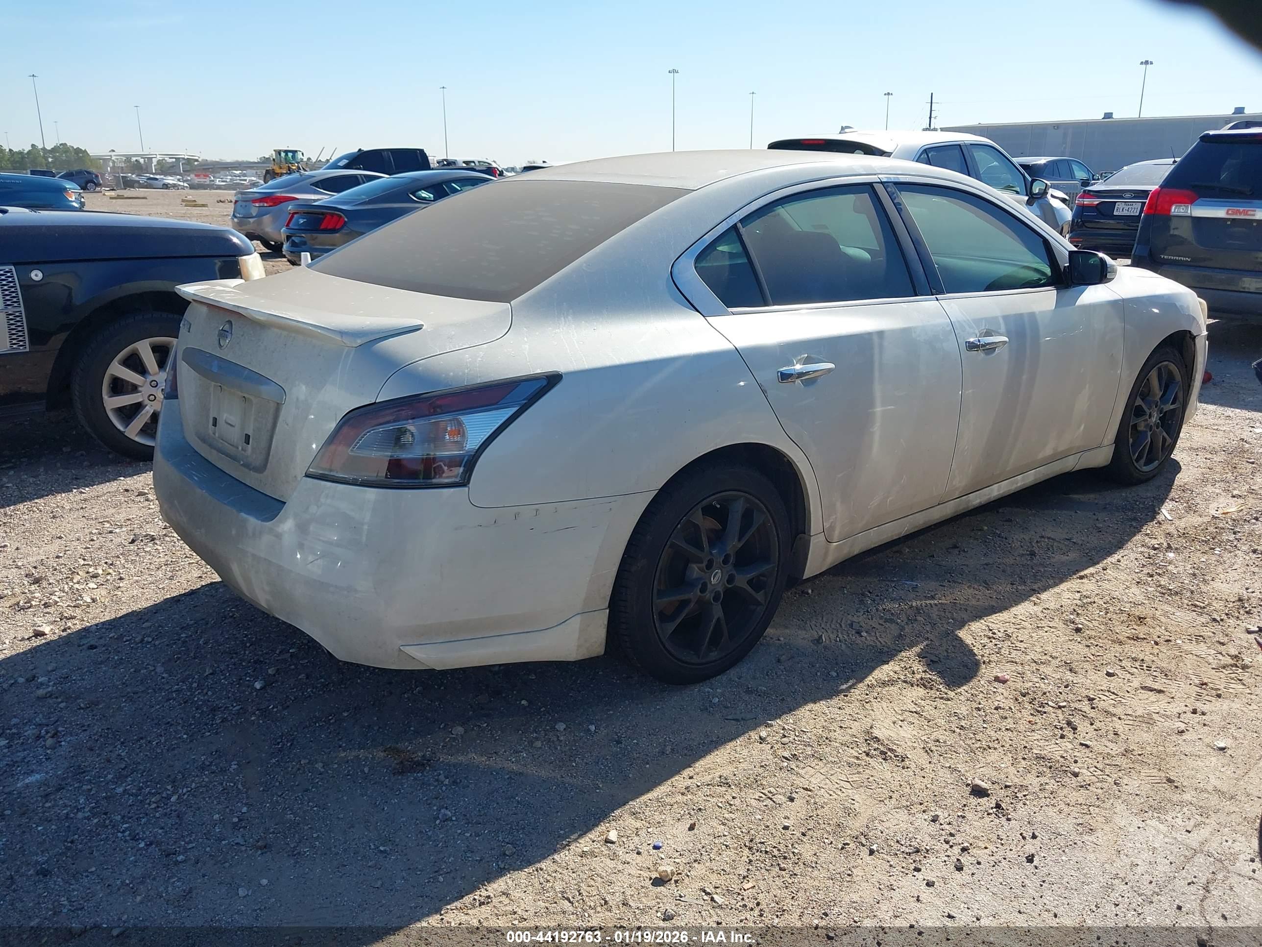 NISSAN MAXIMA image 4