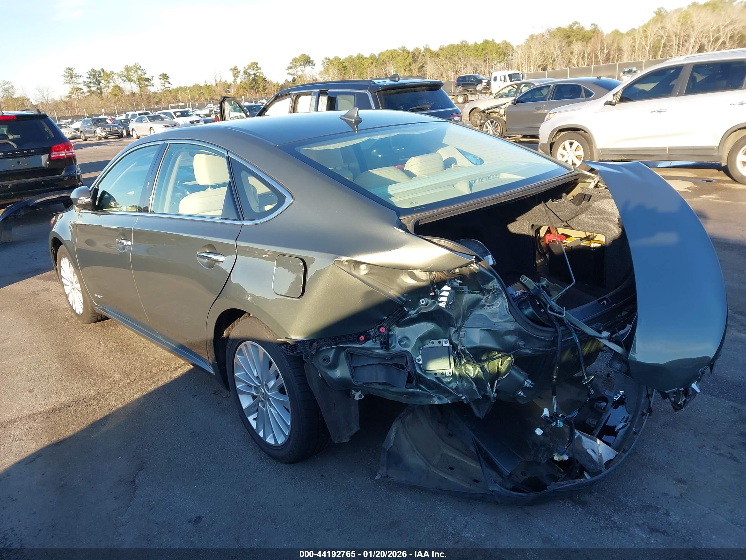 TOYOTA AVALON image 3