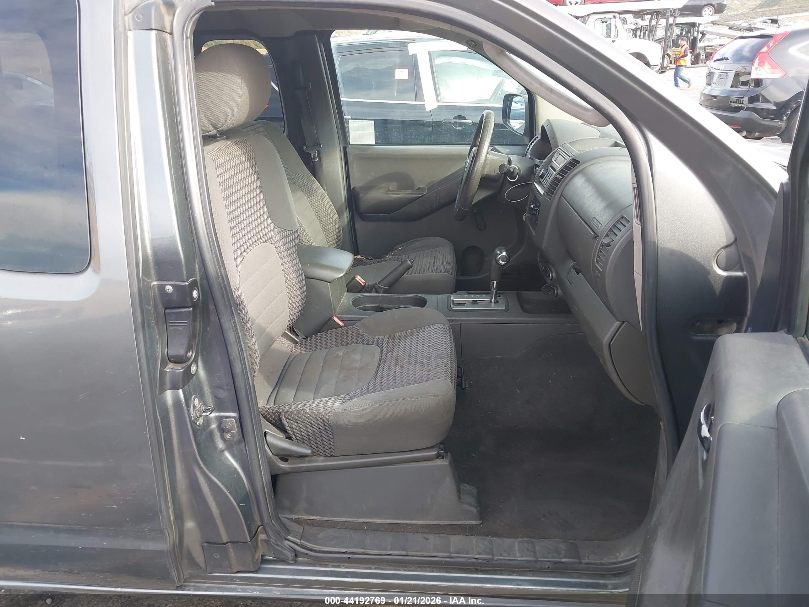 NISSAN FRONTIER image 5