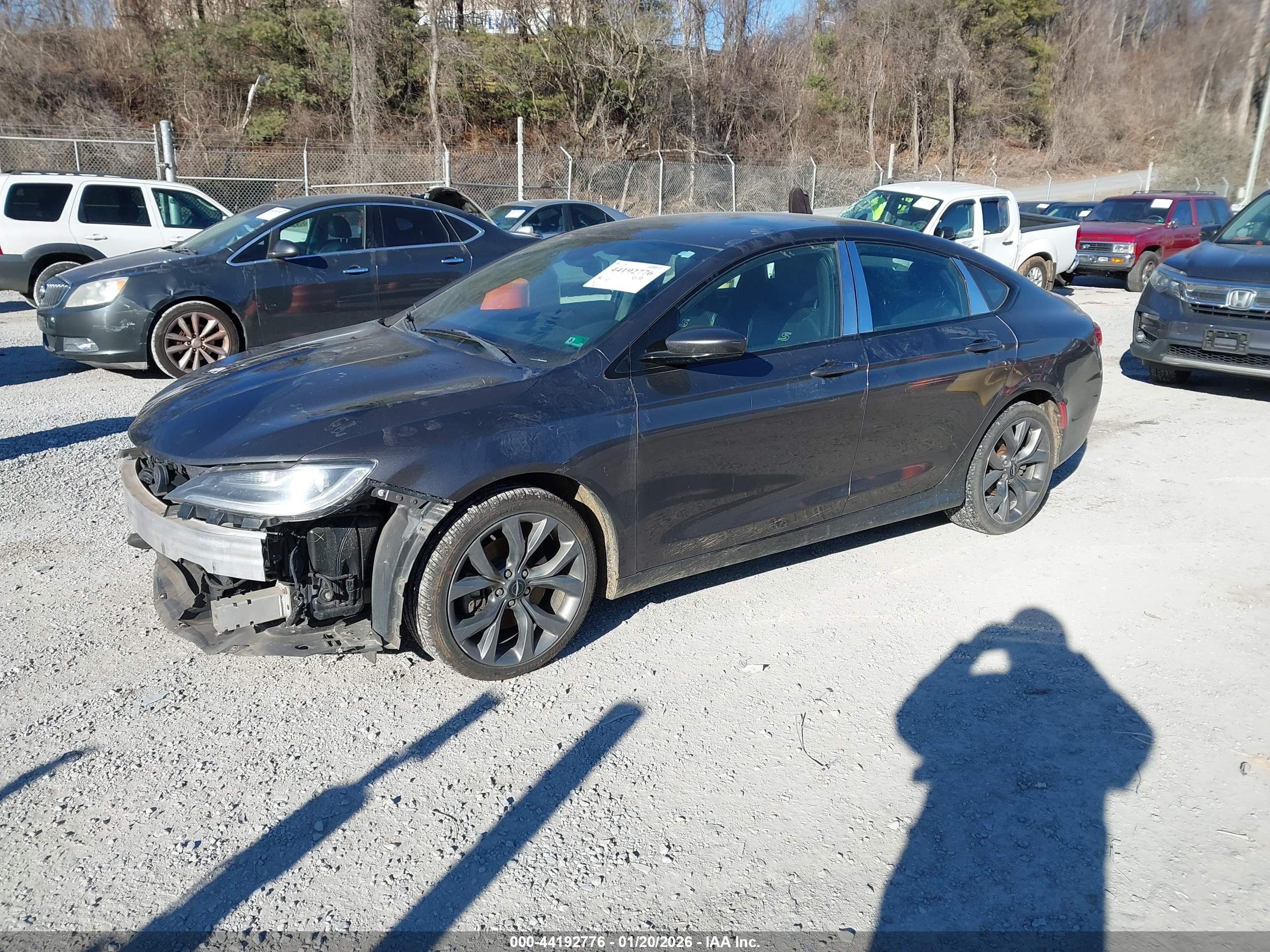 CHRYSLER 200 image 2