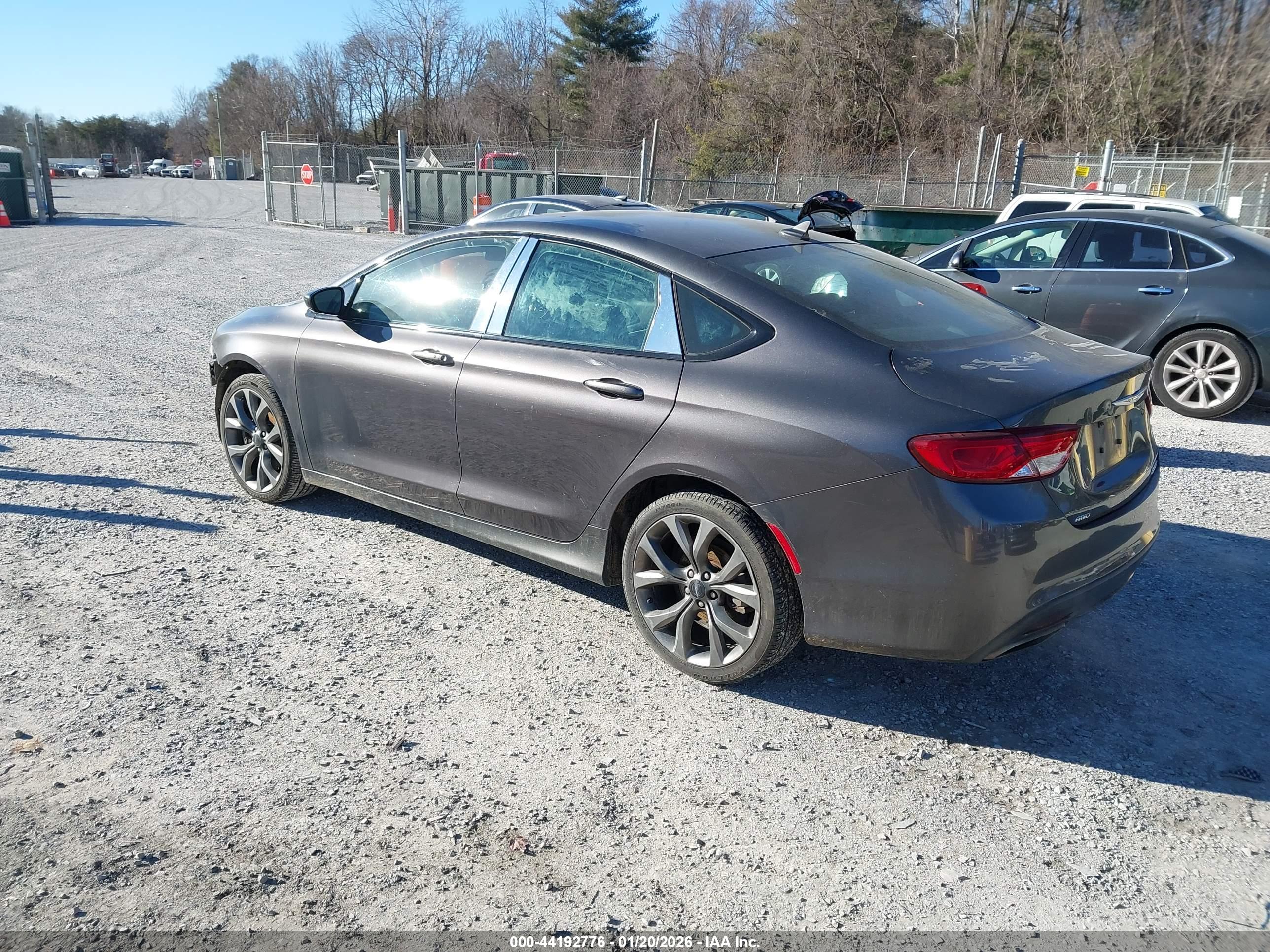 CHRYSLER 200 image 3