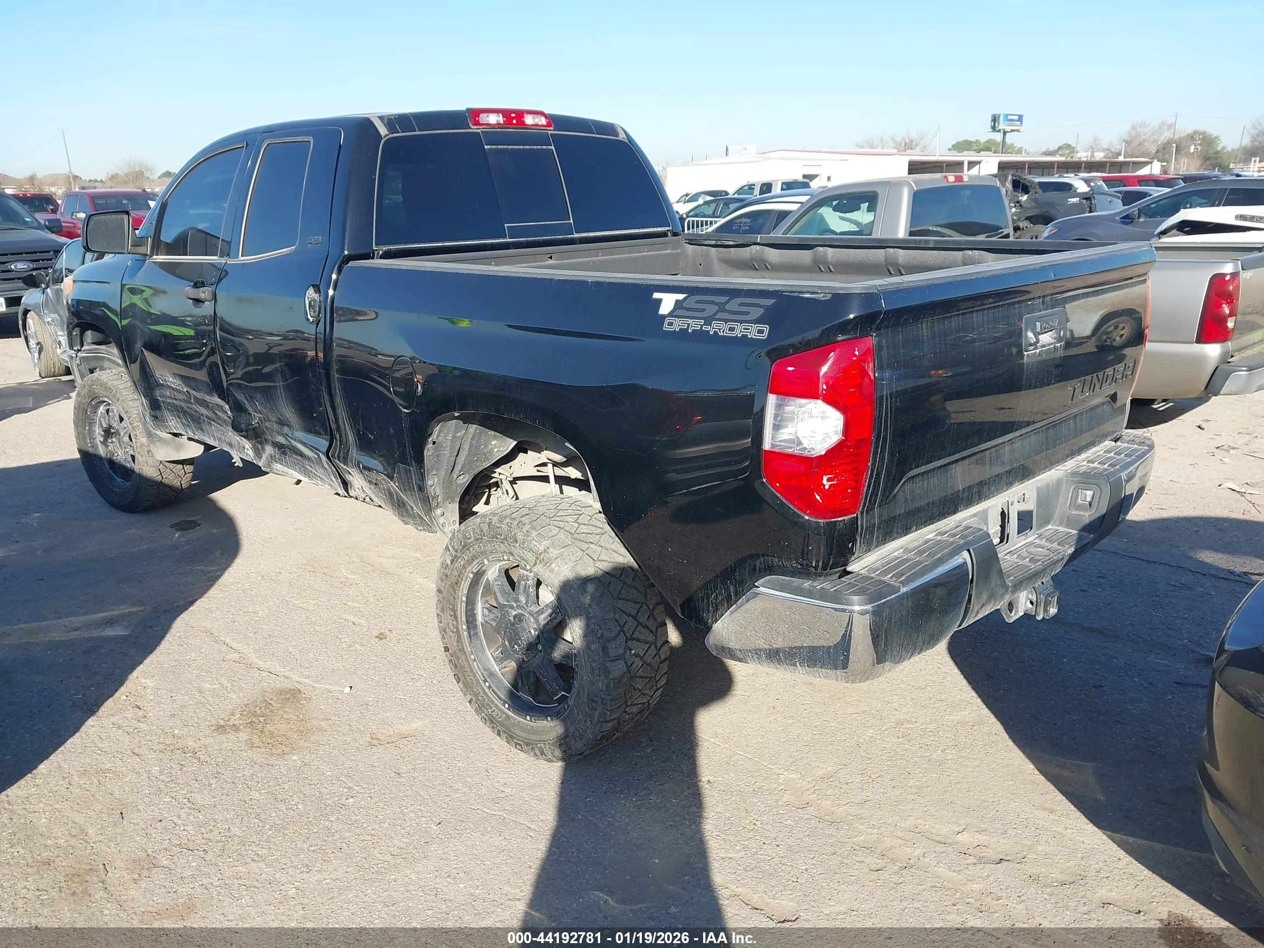 TOYOTA TUNDRA image 3