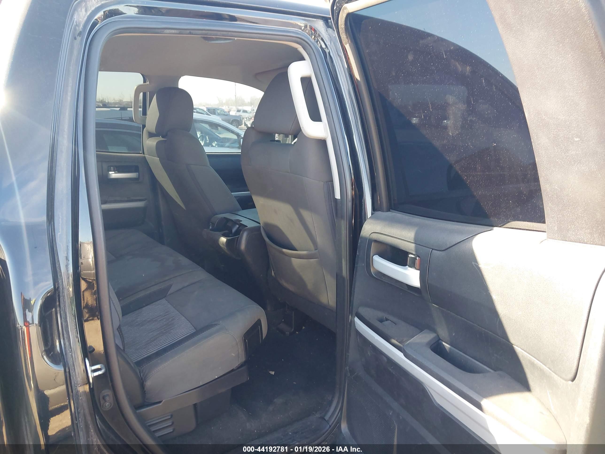 TOYOTA TUNDRA image 8