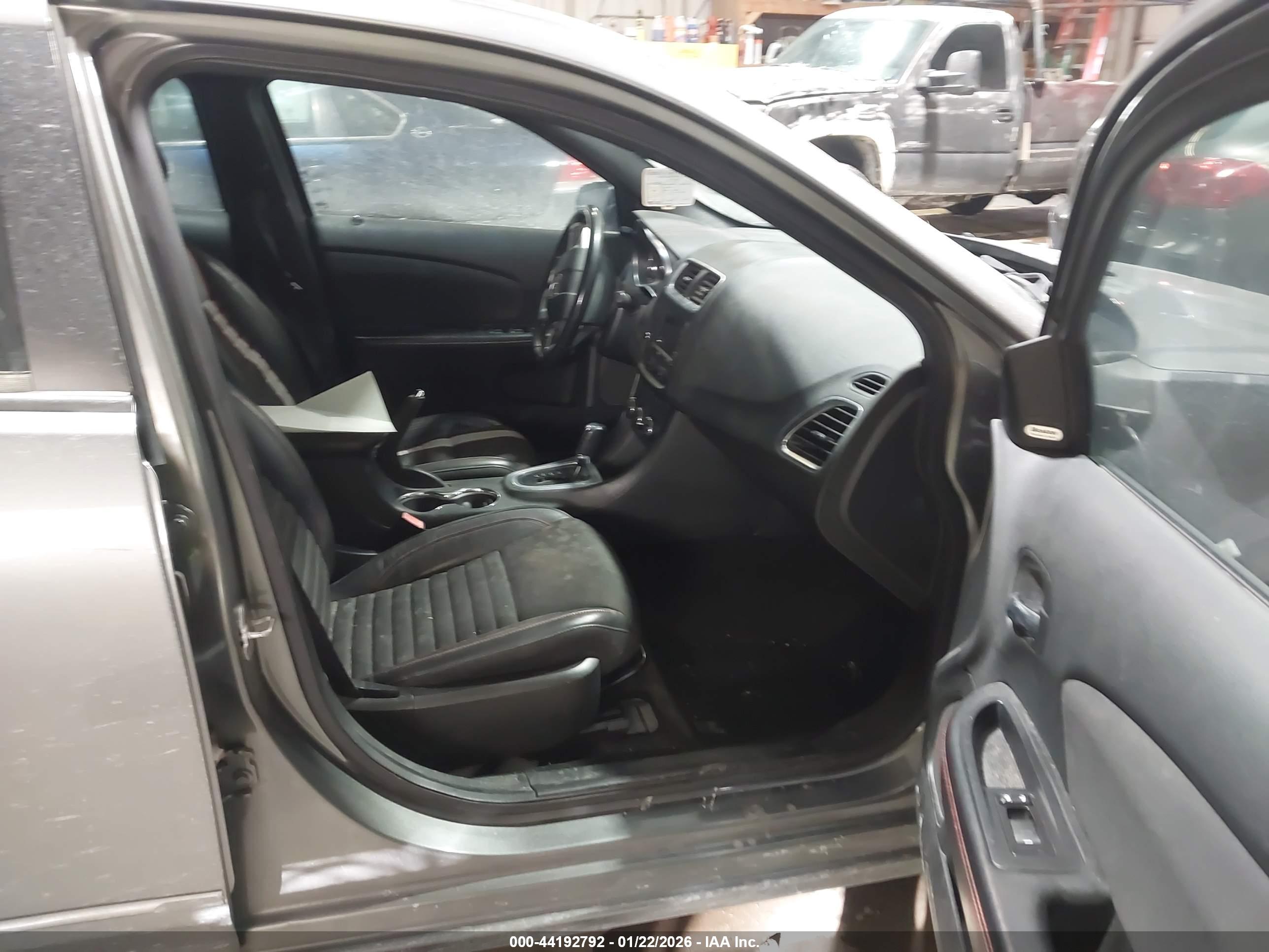 DODGE AVENGER image 5