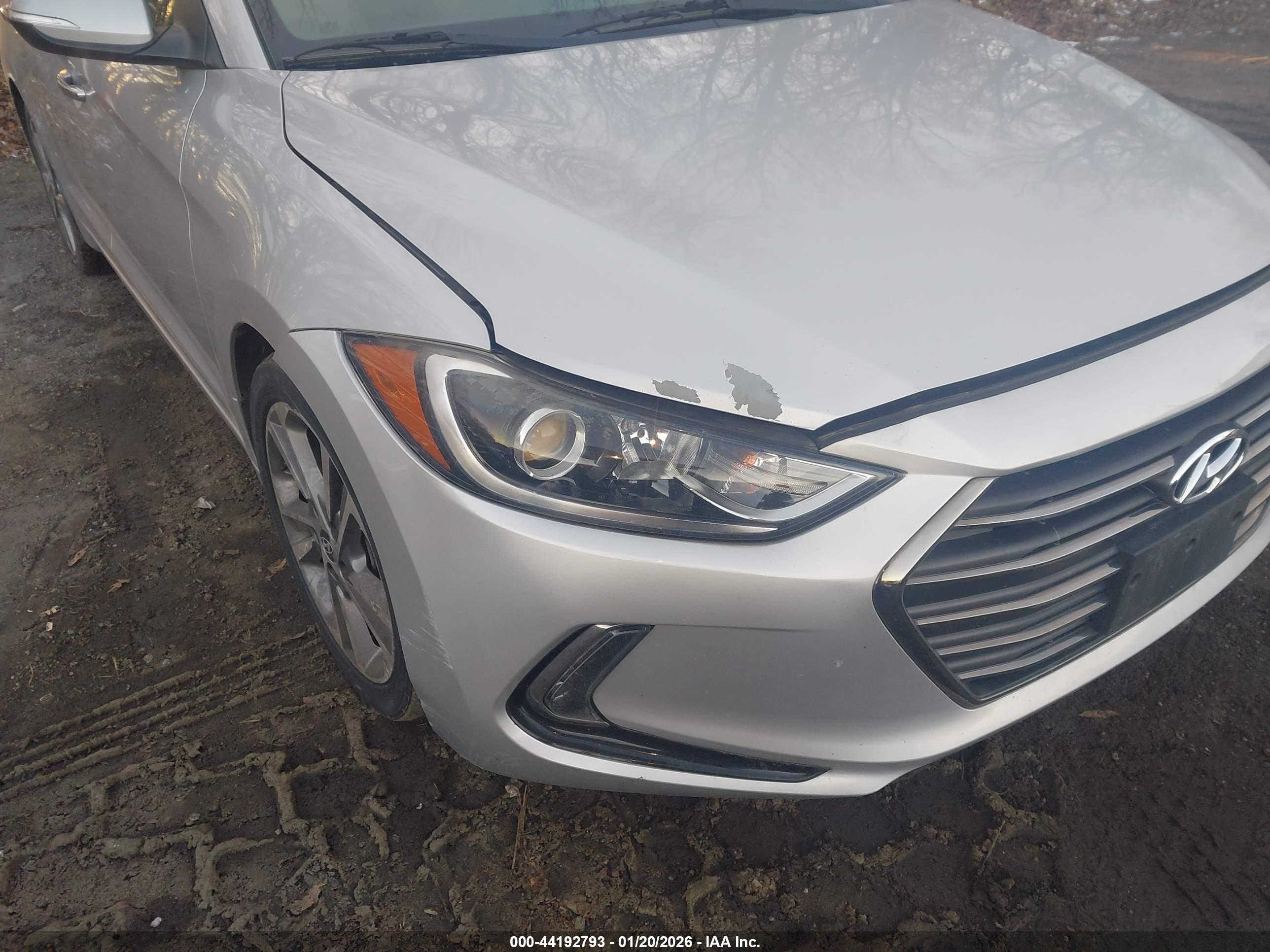 HYUNDAI ELANTRA image 6