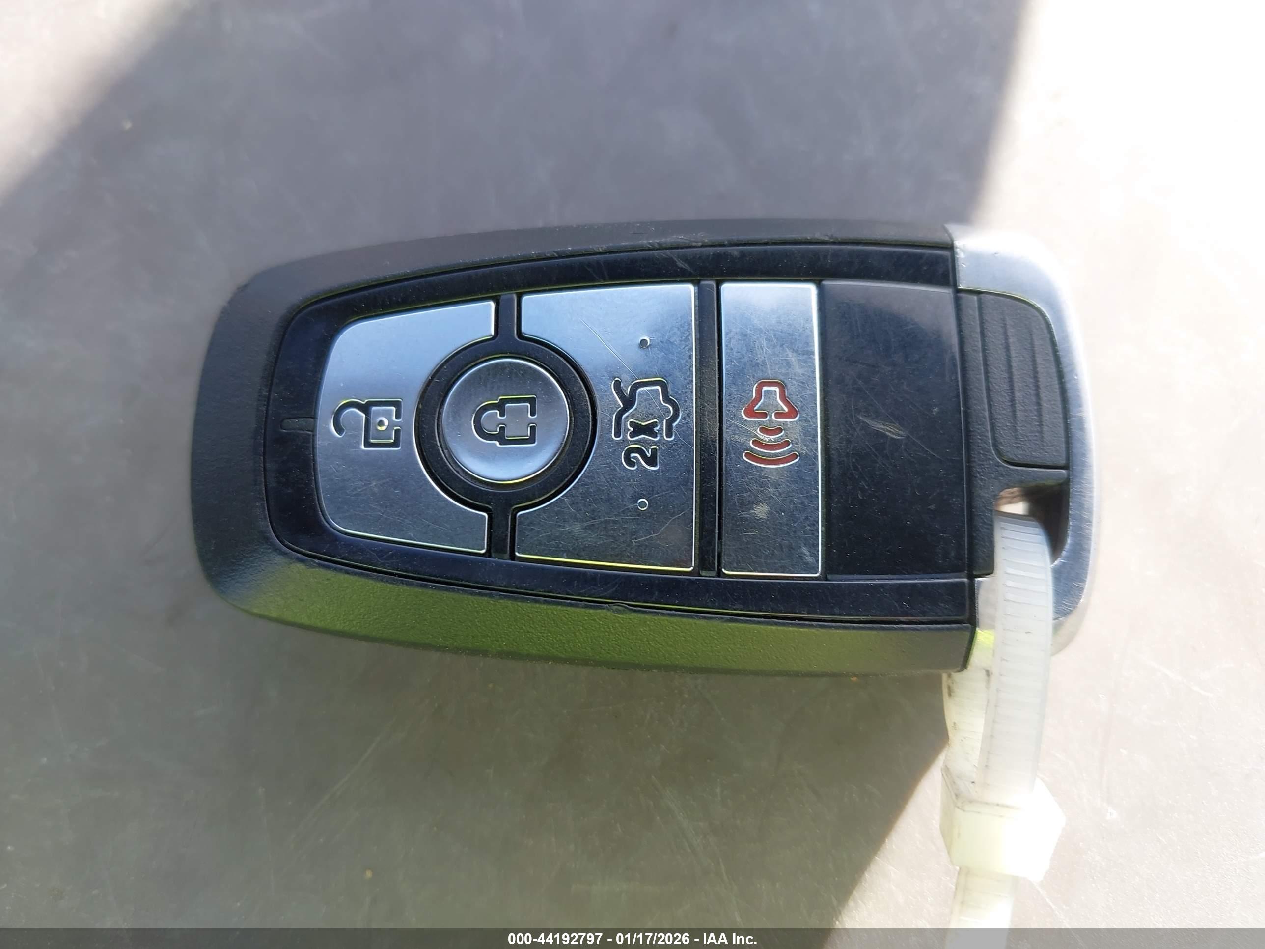 FORD FUSION image 11