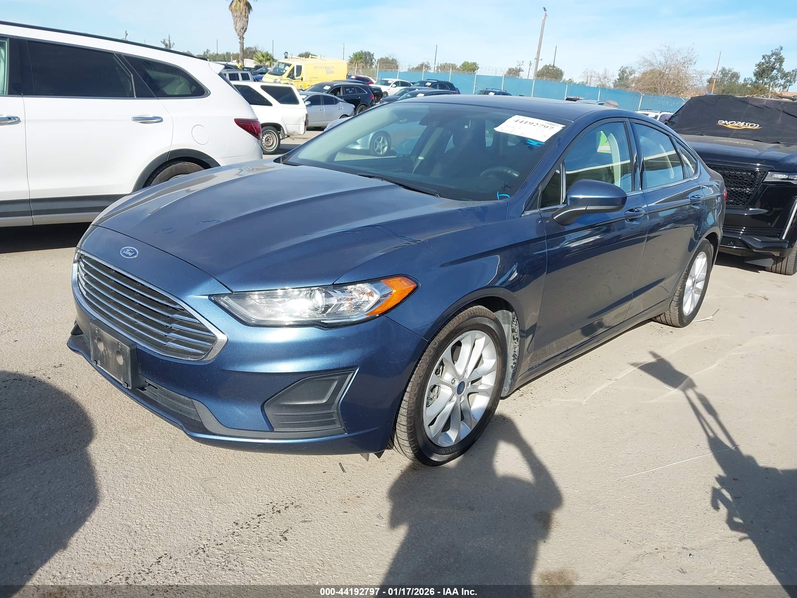 FORD FUSION image 2