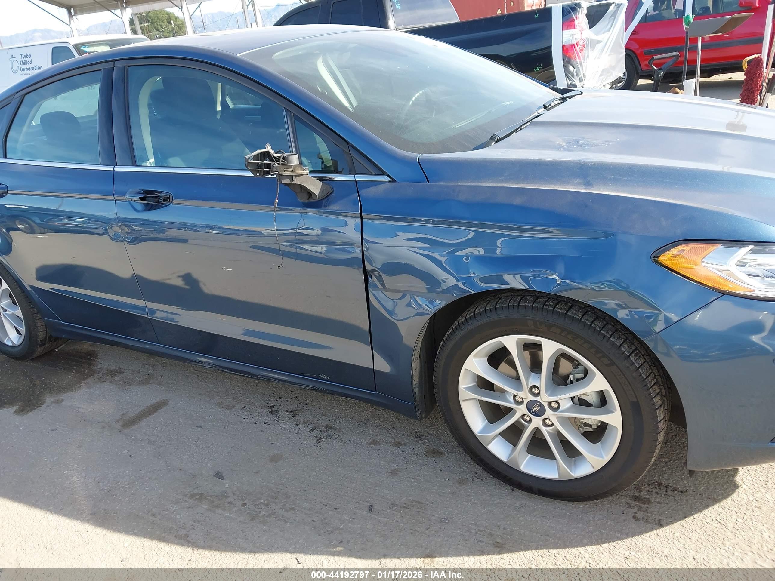 FORD FUSION image 6