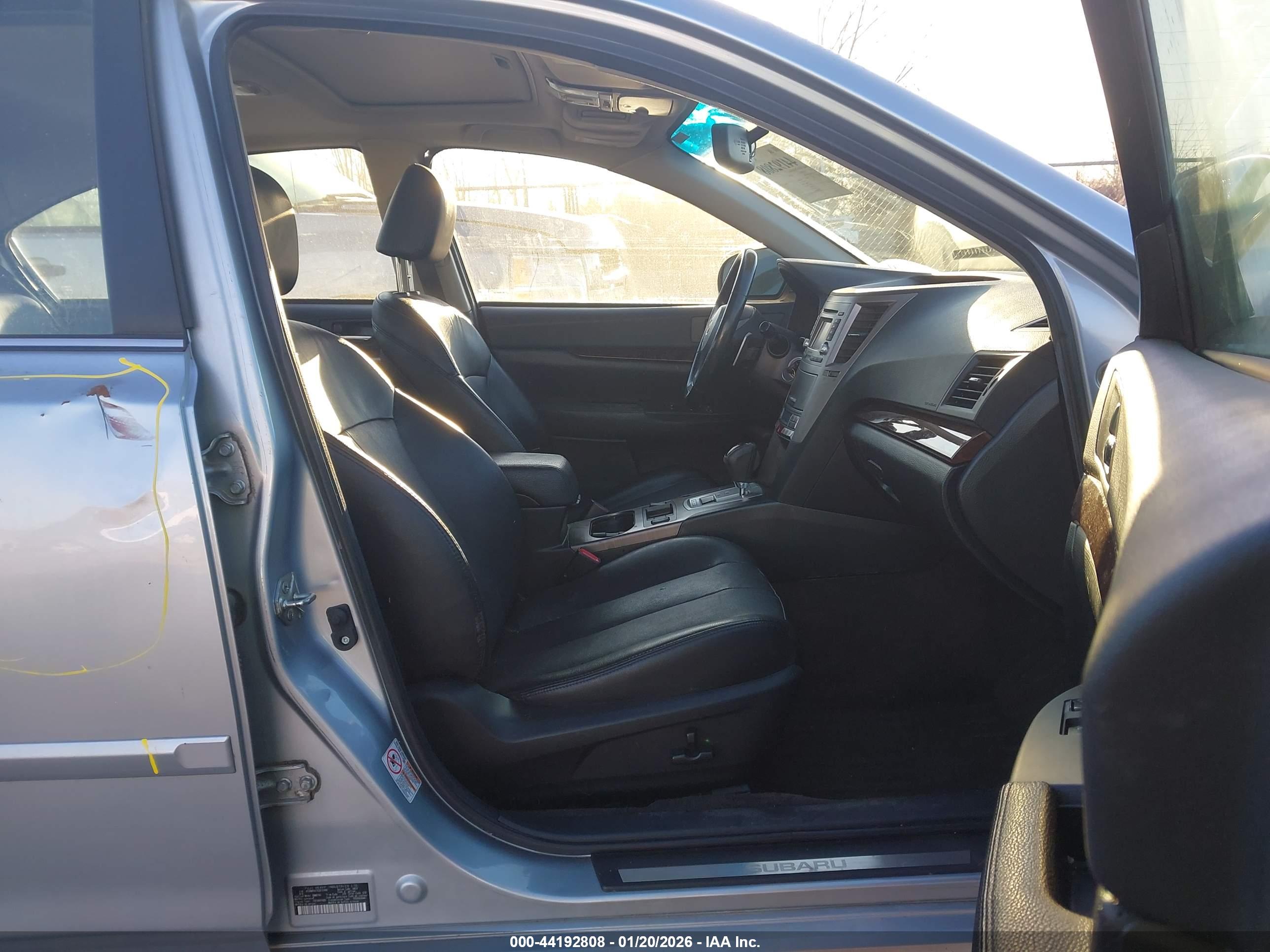 SUBARU LEGACY image 5