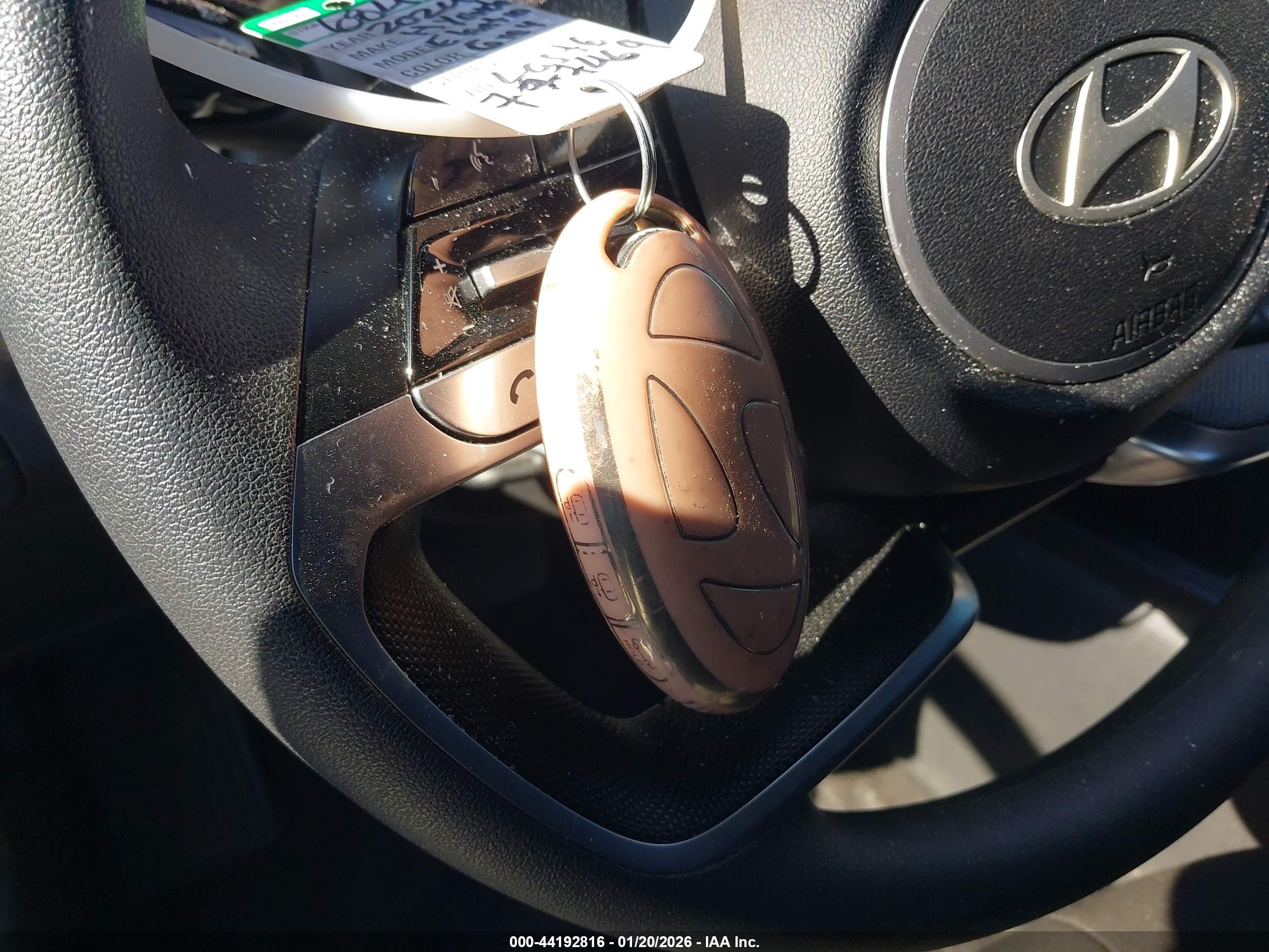 HYUNDAI ELANTRA image 11