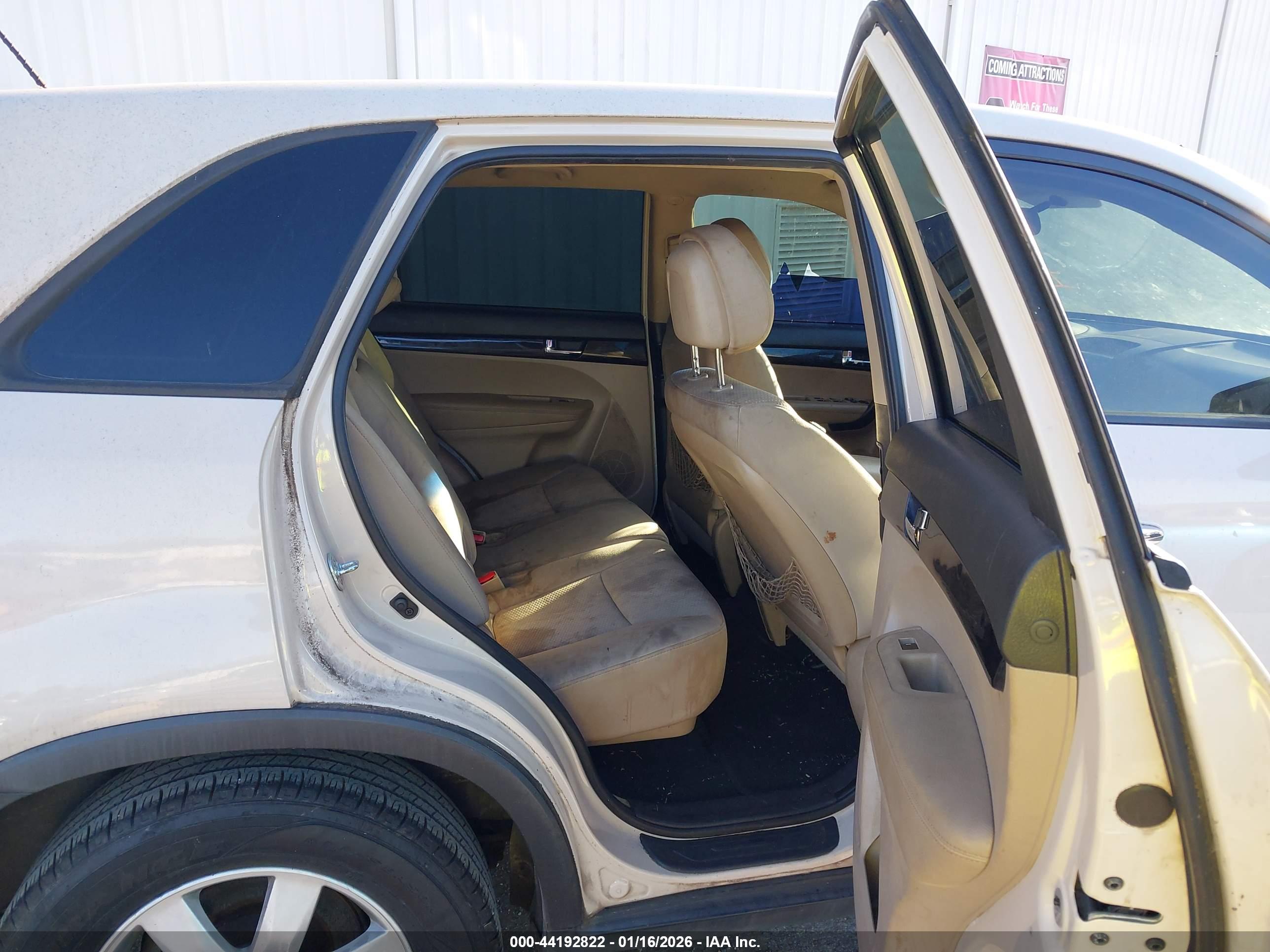 KIA SORENTO image 8
