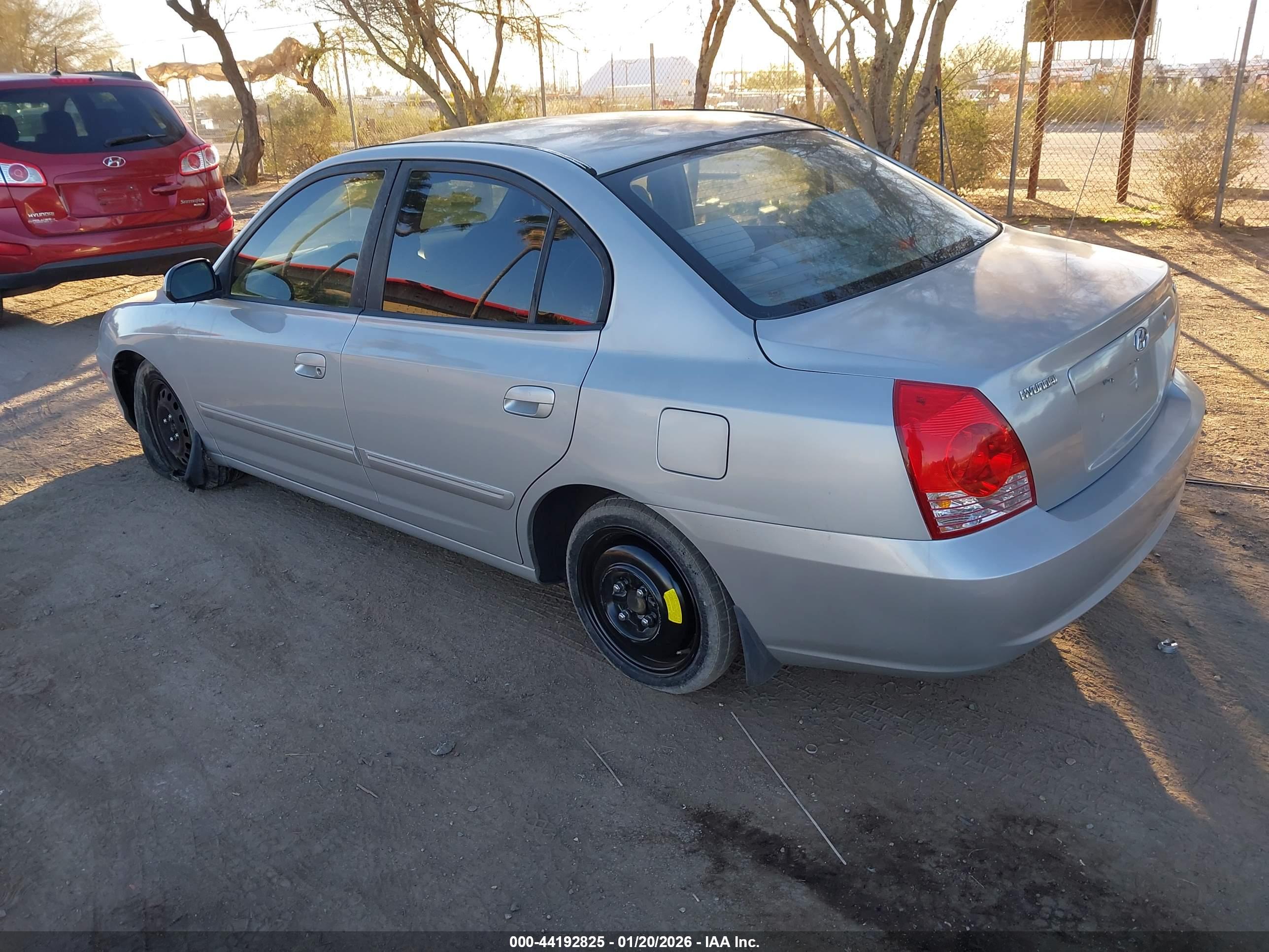 HYUNDAI ELANTRA image 3