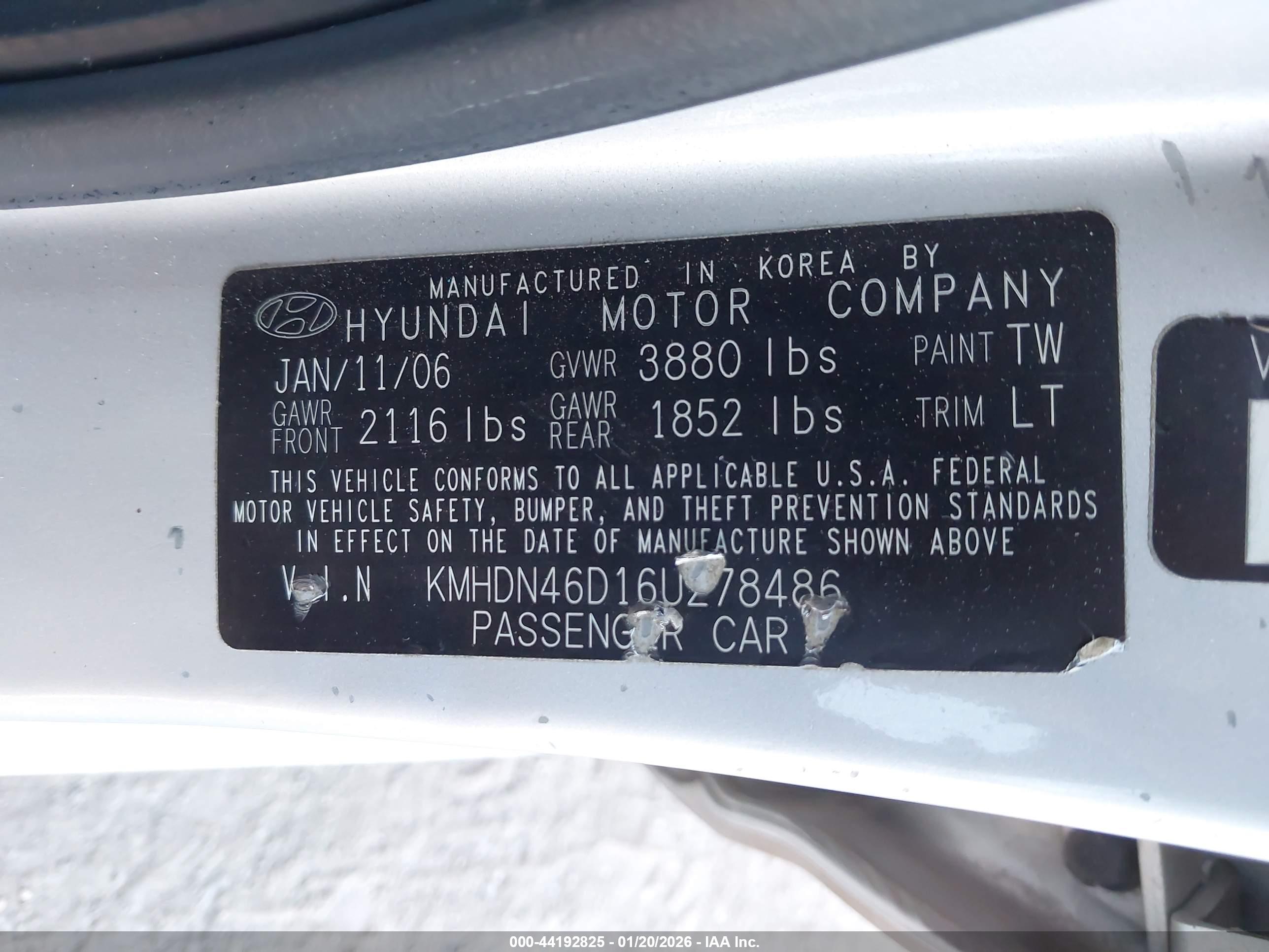 HYUNDAI ELANTRA image 9
