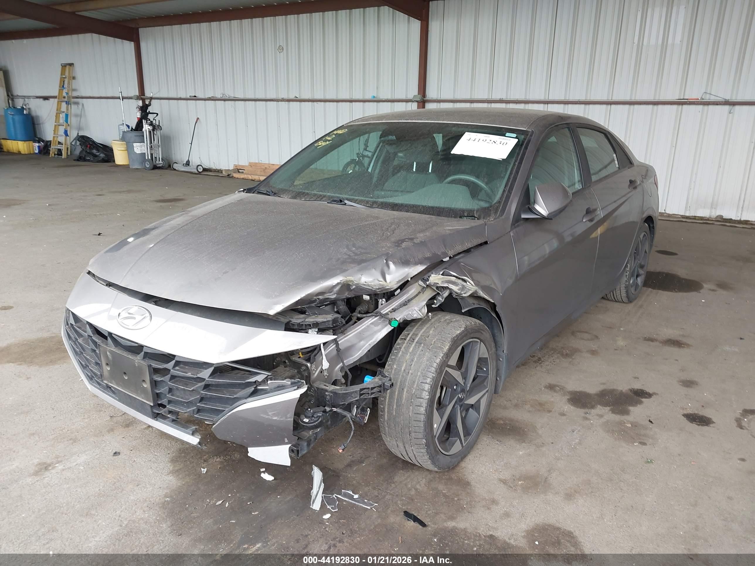 HYUNDAI ELANTRA image 6
