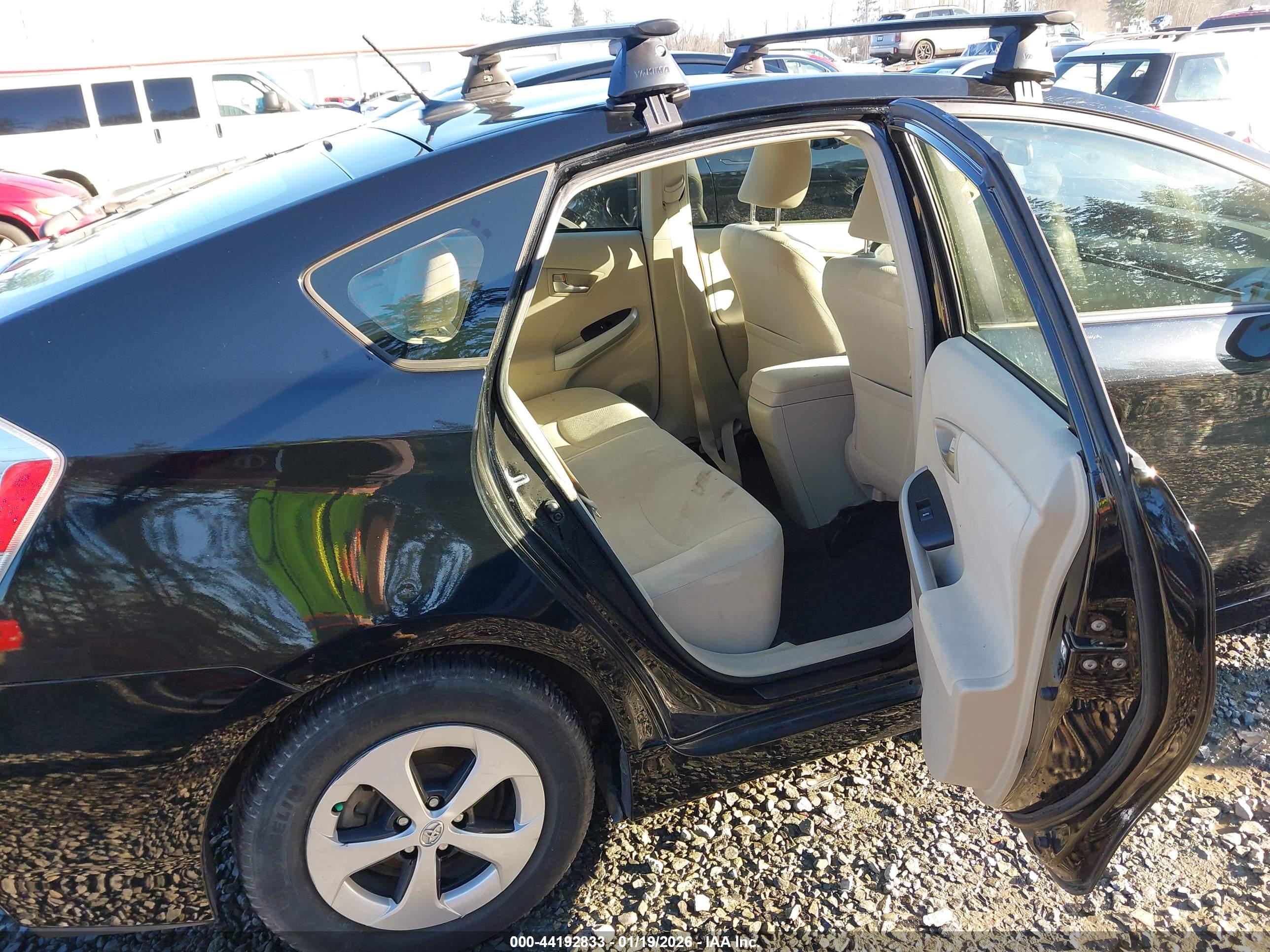 TOYOTA PRIUS image 8