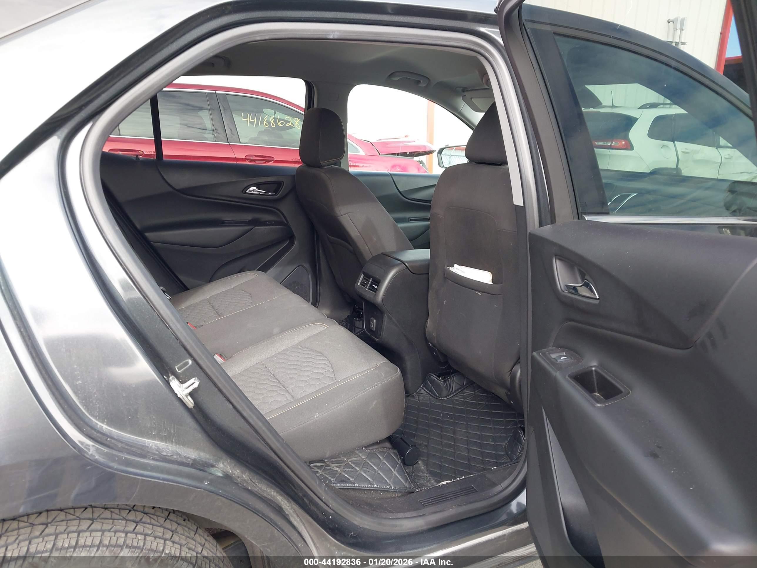 CHEVROLET EQUINOX image 8