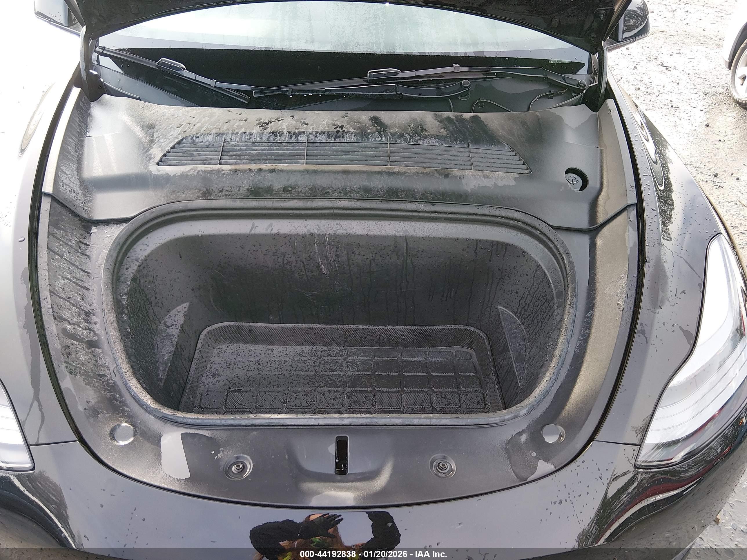TESLA MODEL image 10