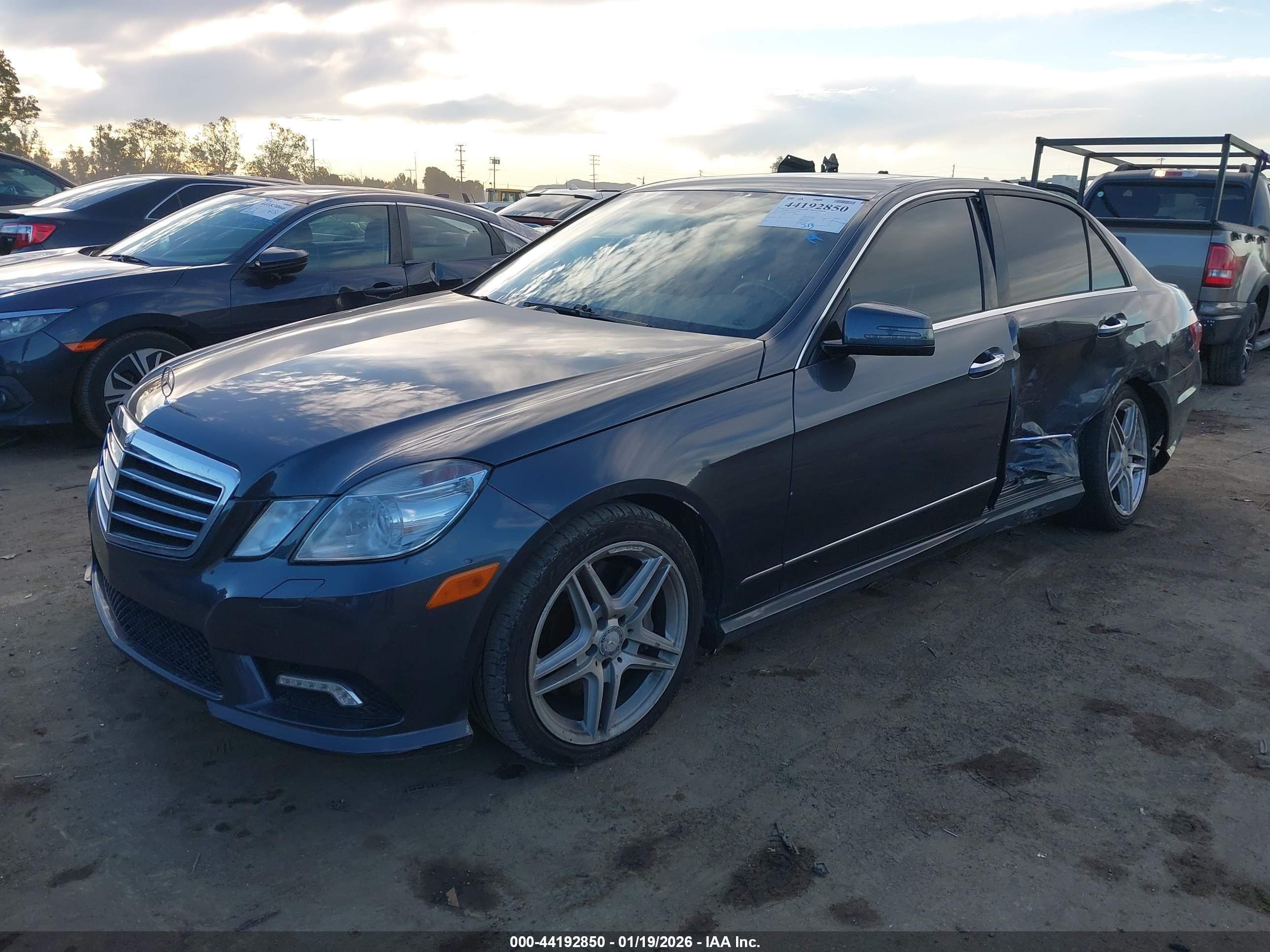 MERCEDES-BENZ E image 2