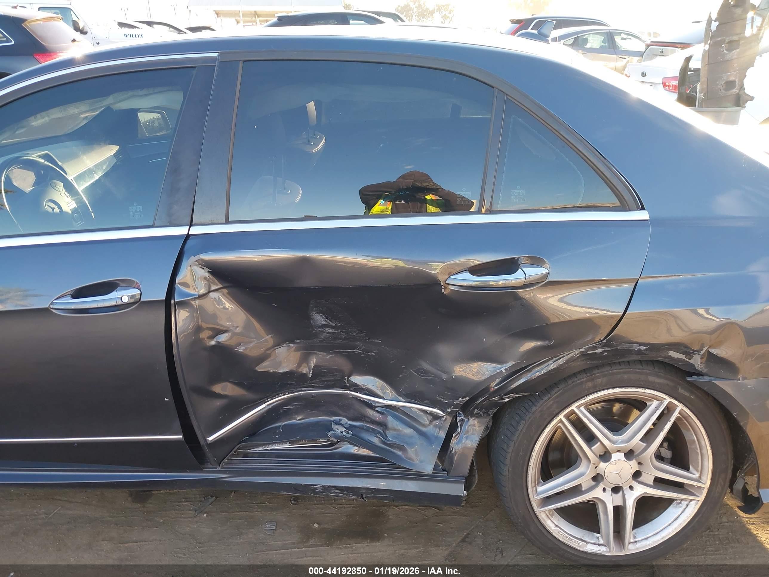 MERCEDES-BENZ E image 6