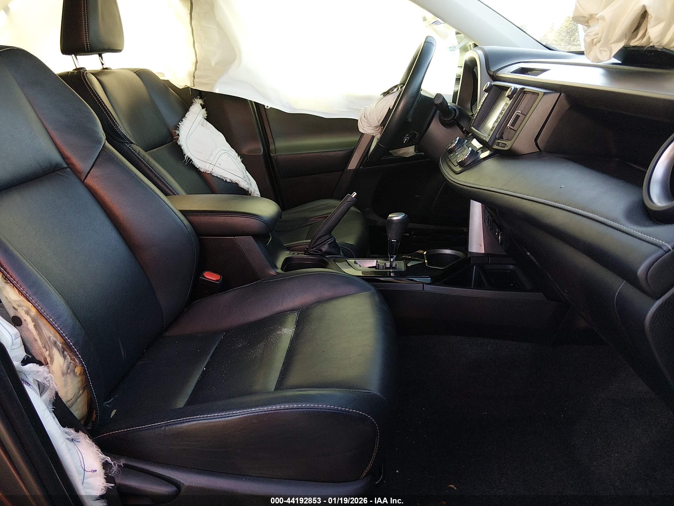 TOYOTA RAV4 image 5