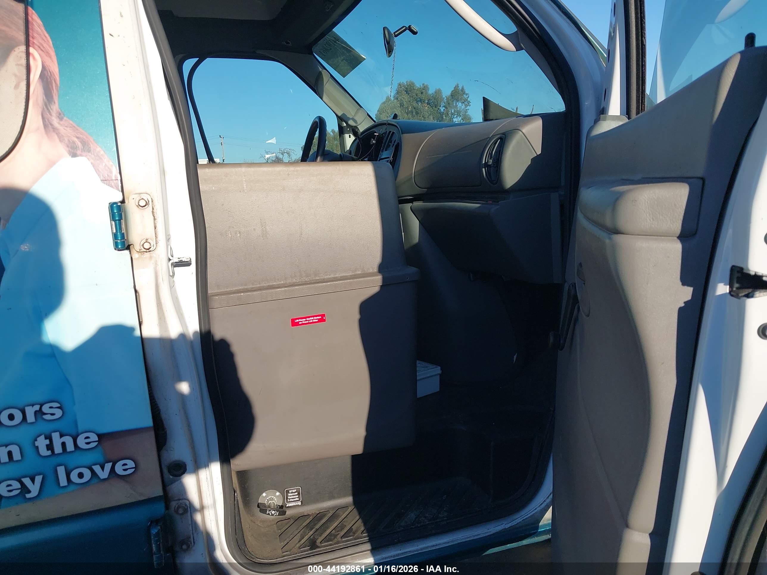 FORD E-350 image 5