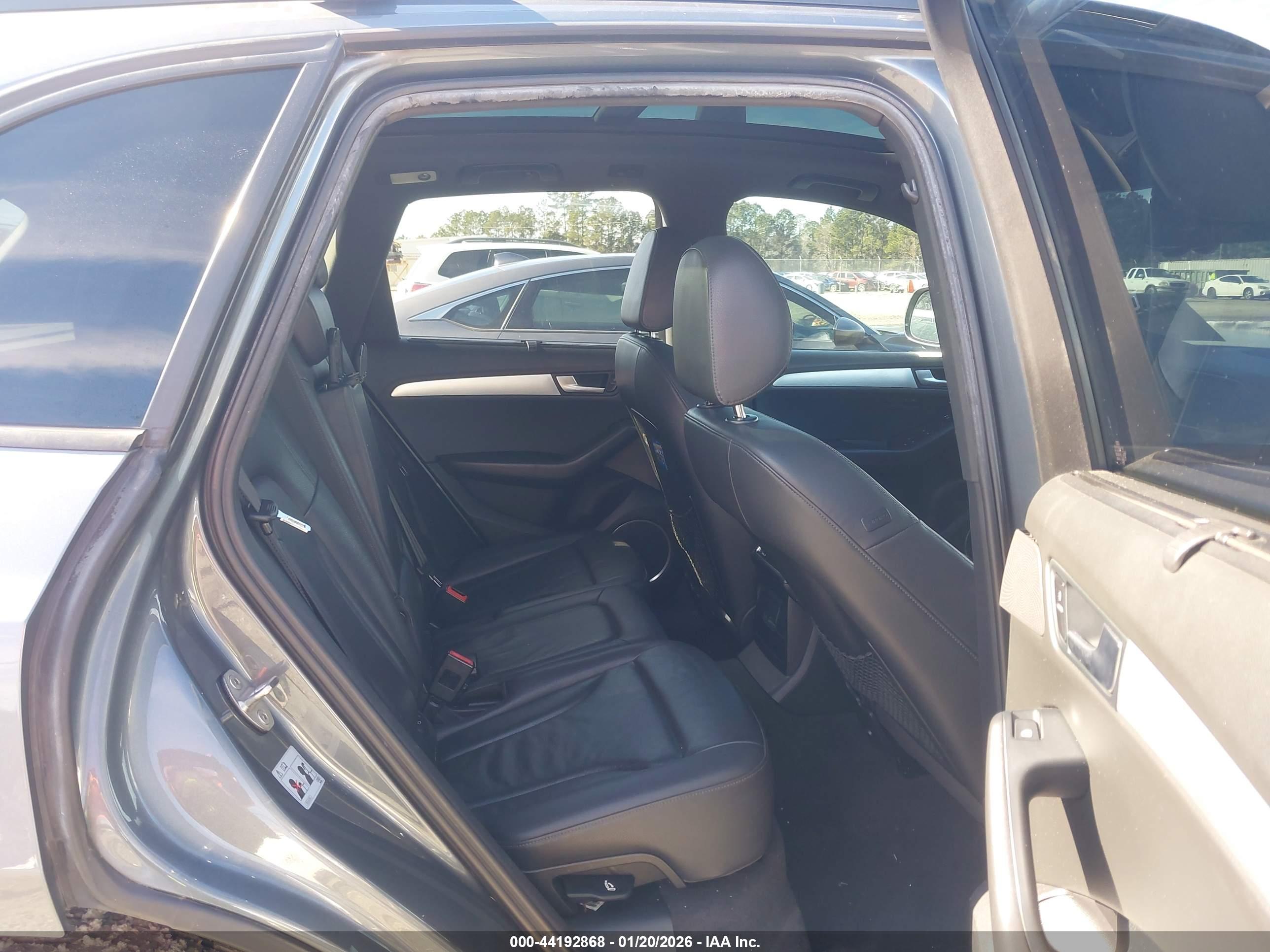 AUDI Q5 image 8