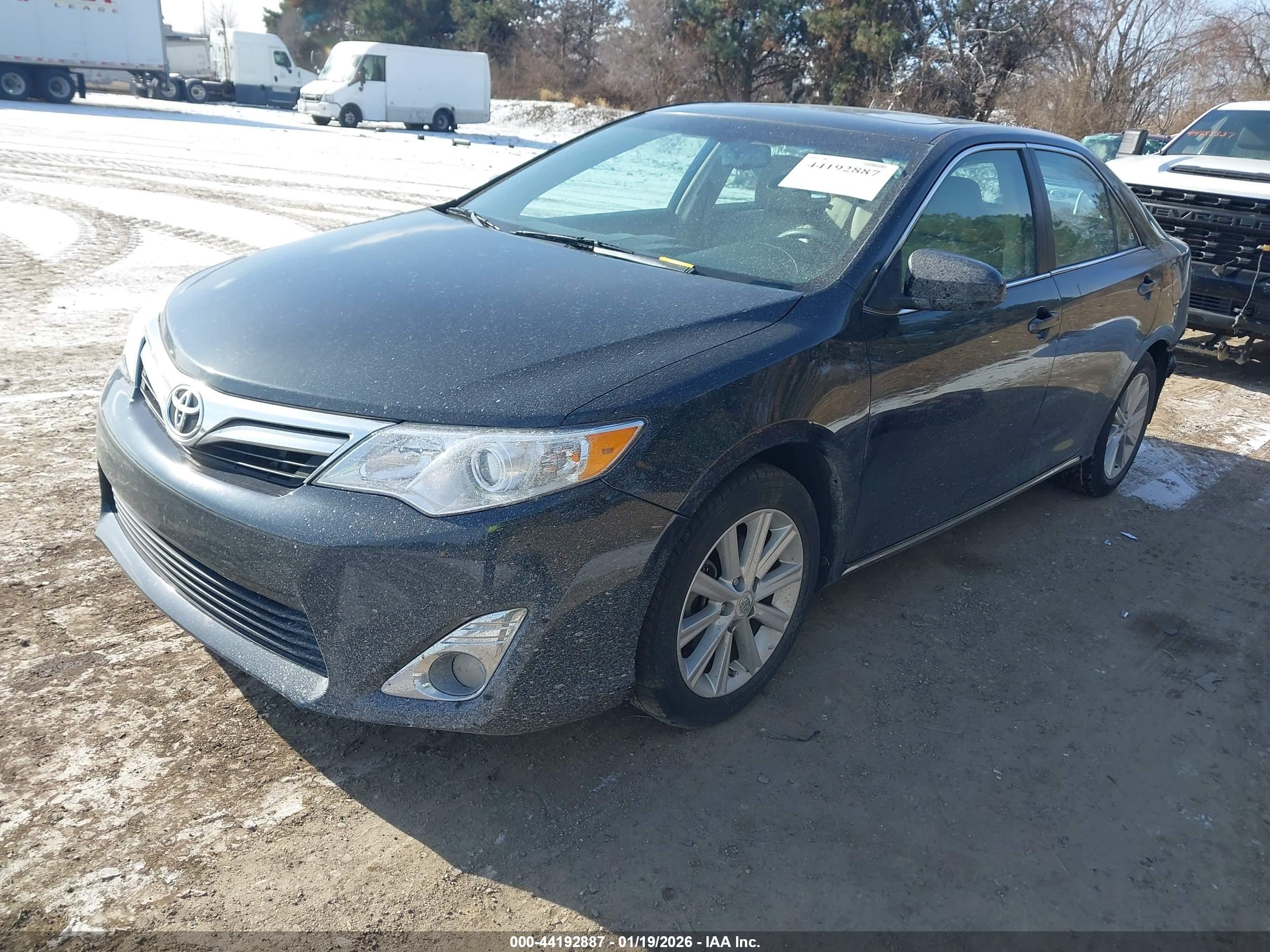 TOYOTA CAMRY image 2