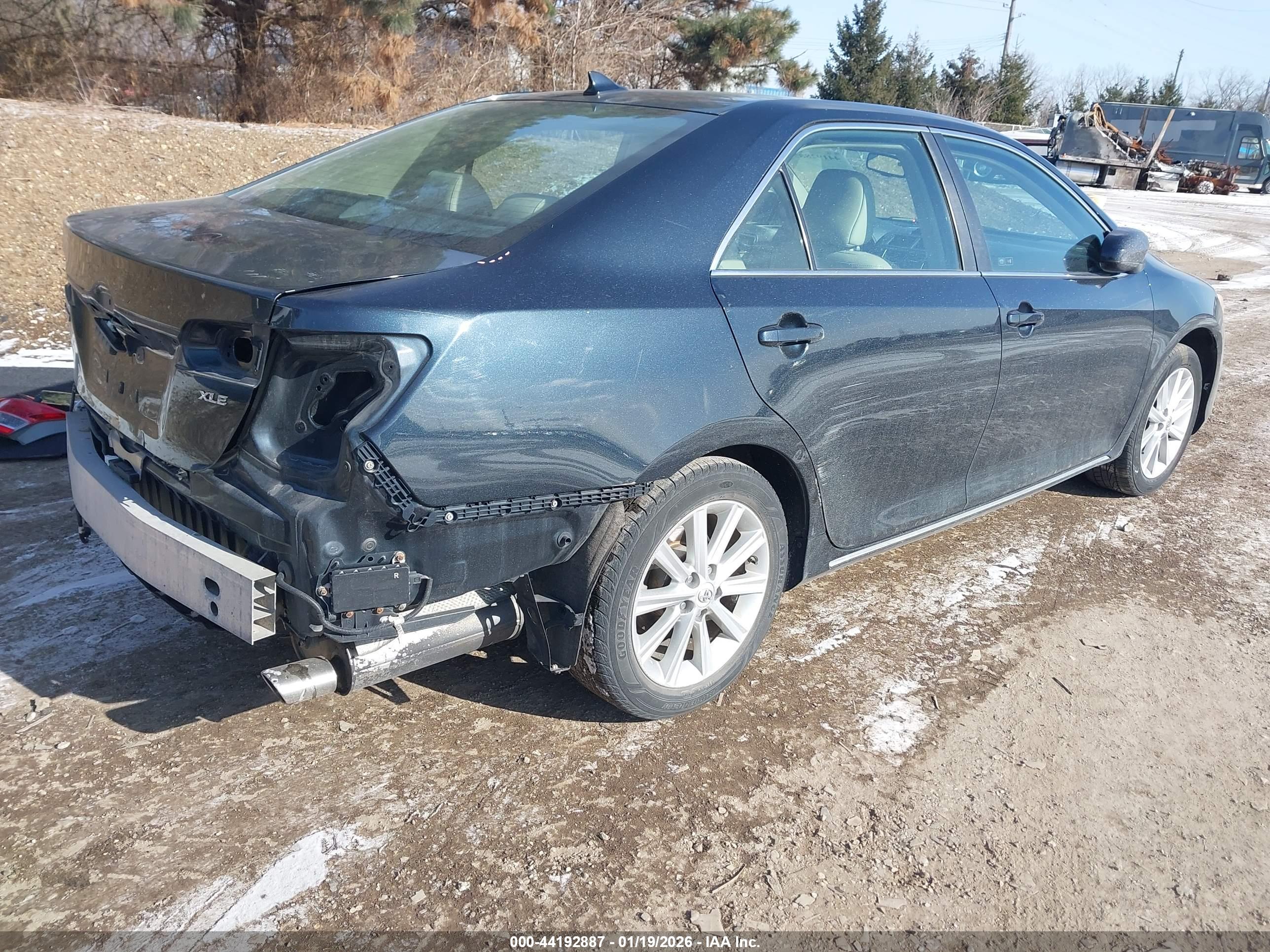 TOYOTA CAMRY image 4