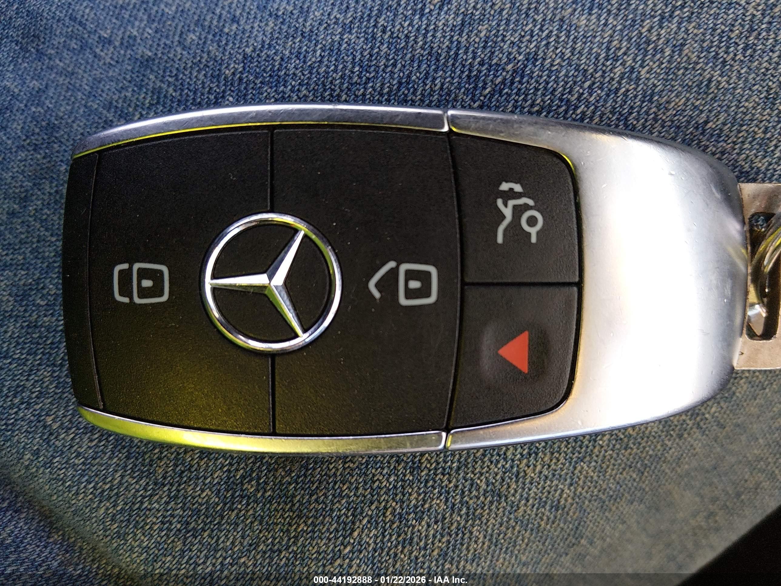 MERCEDES-BENZ GLE image 11