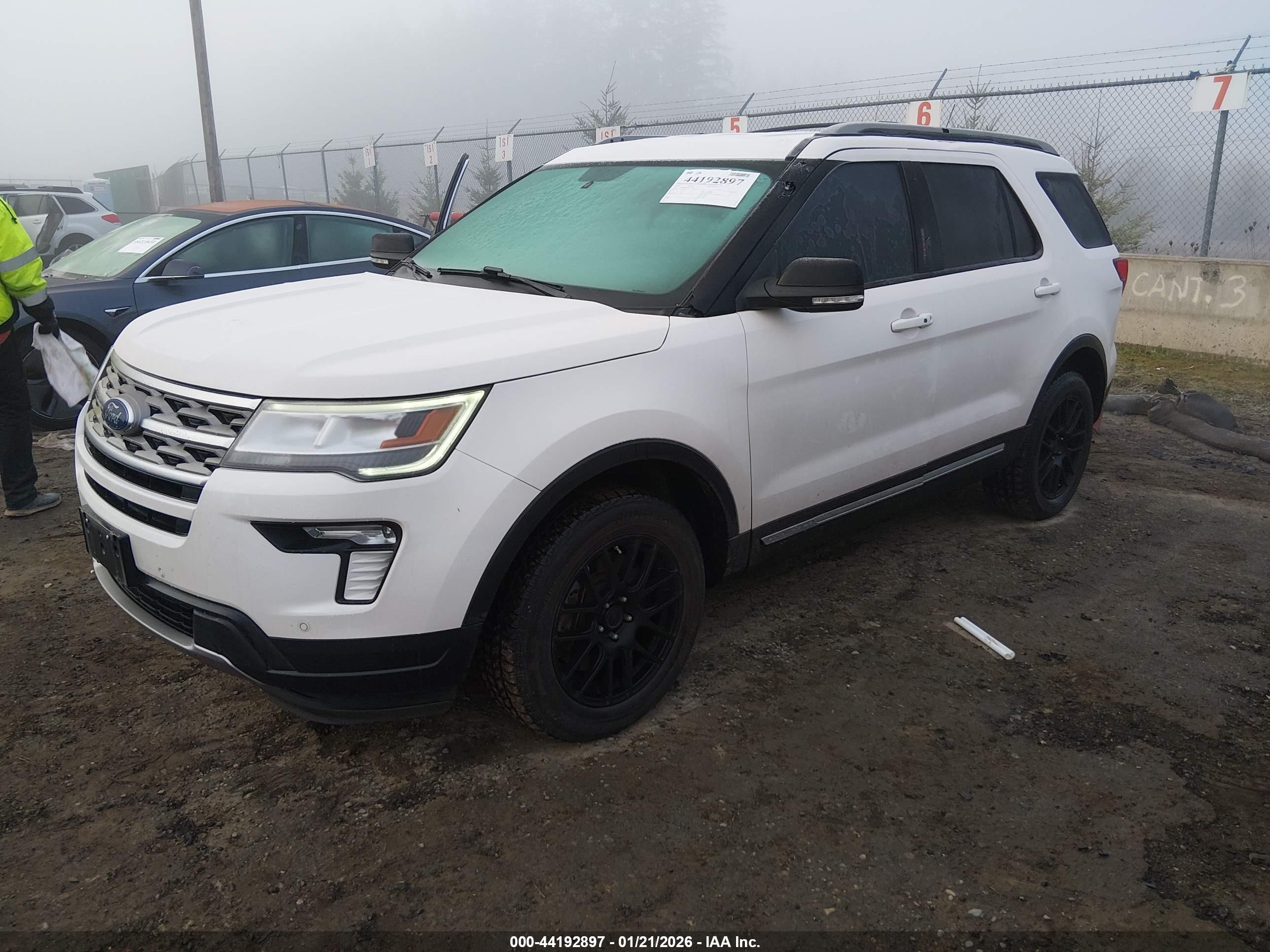 FORD EXPLORER image 2