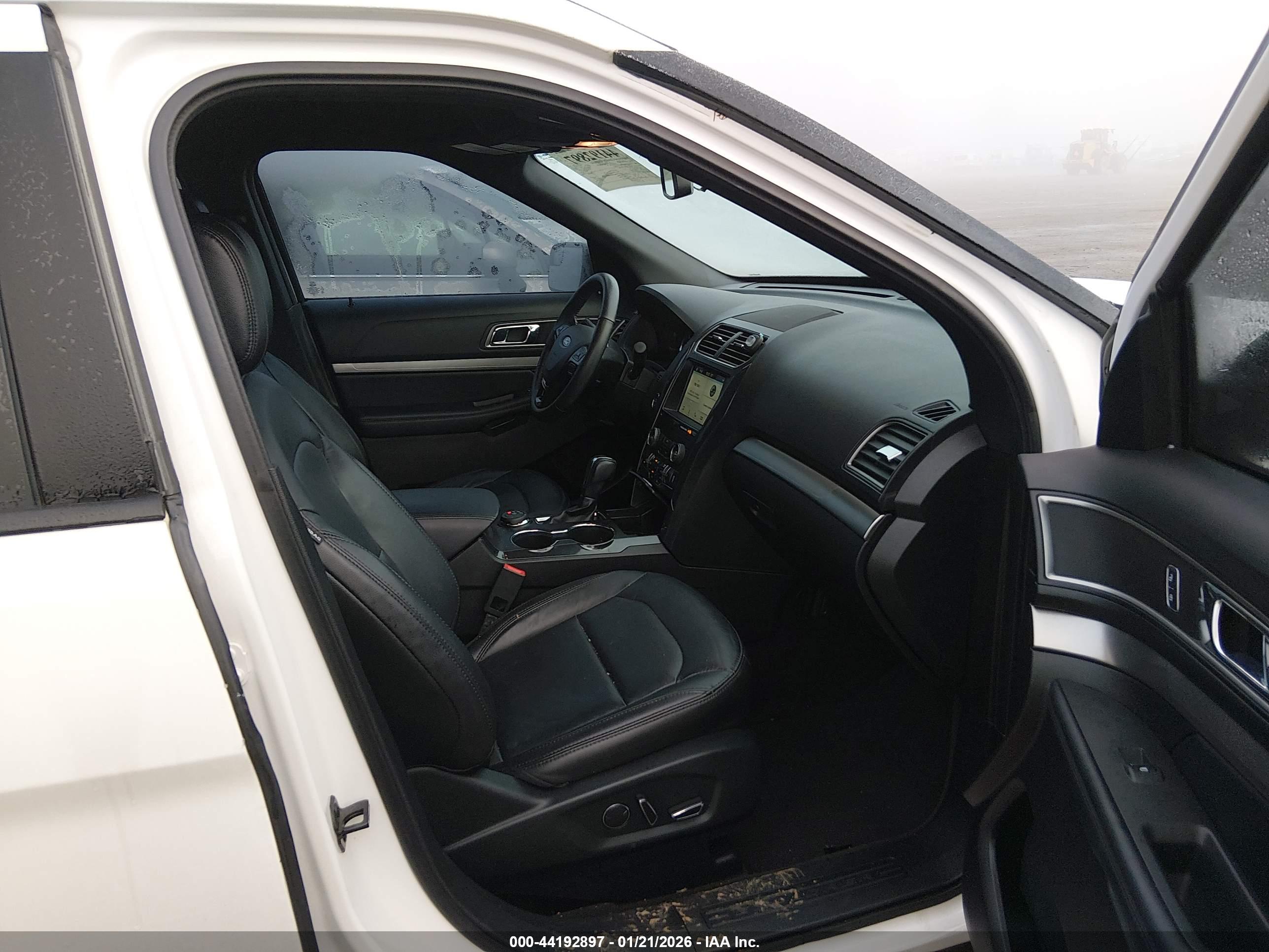 FORD EXPLORER image 5